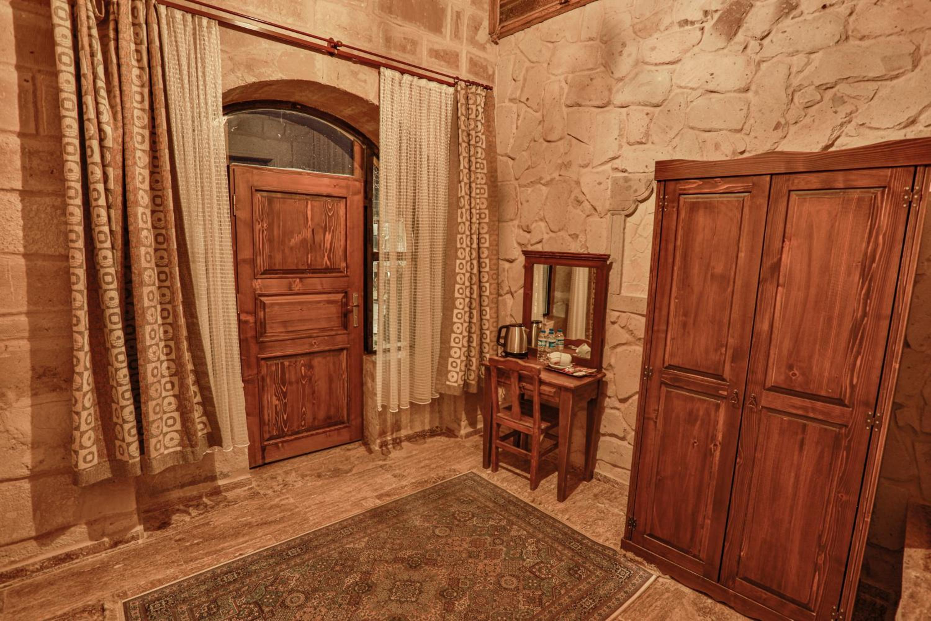 Double Room - Photo 2