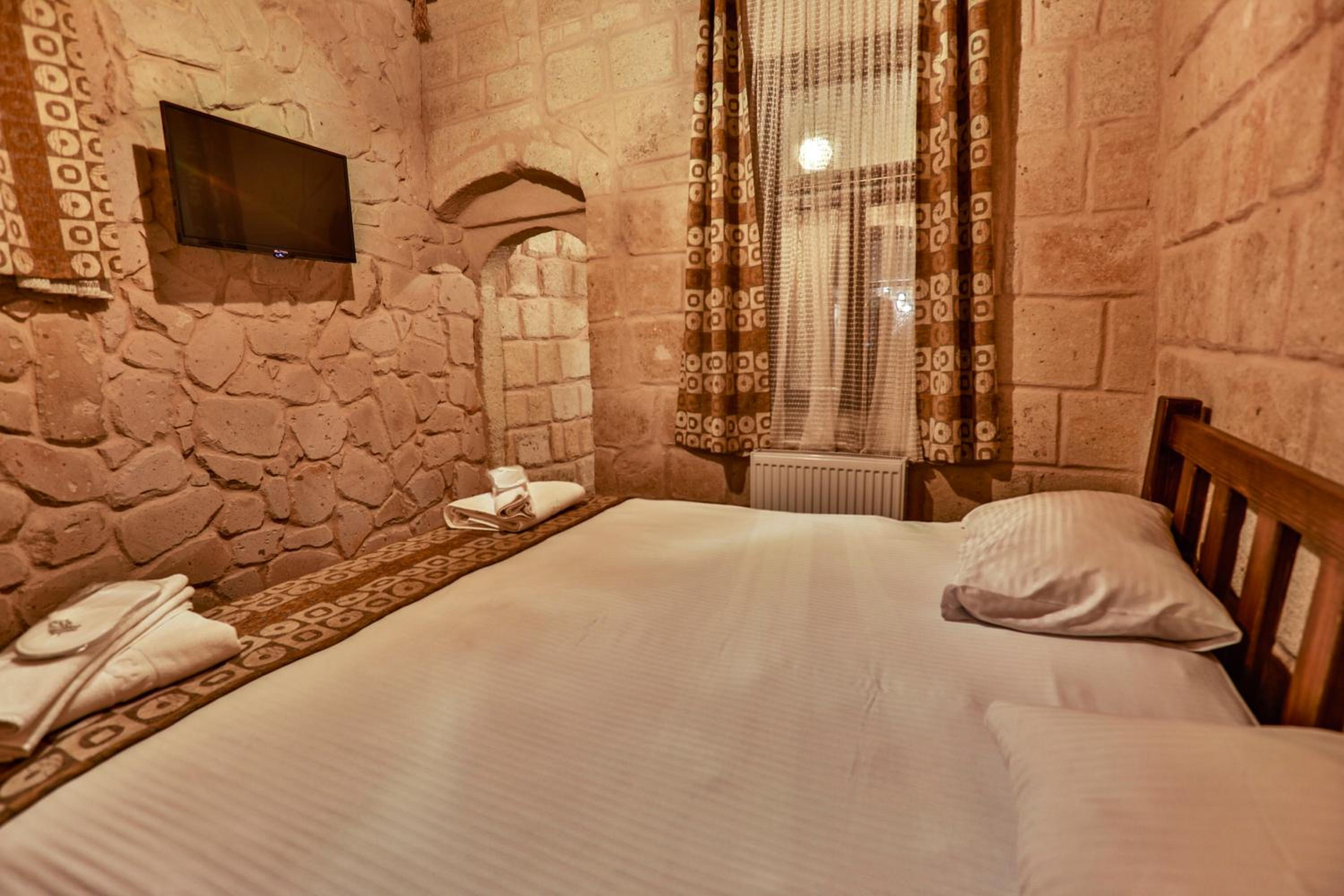 Double Room - Photo 9
