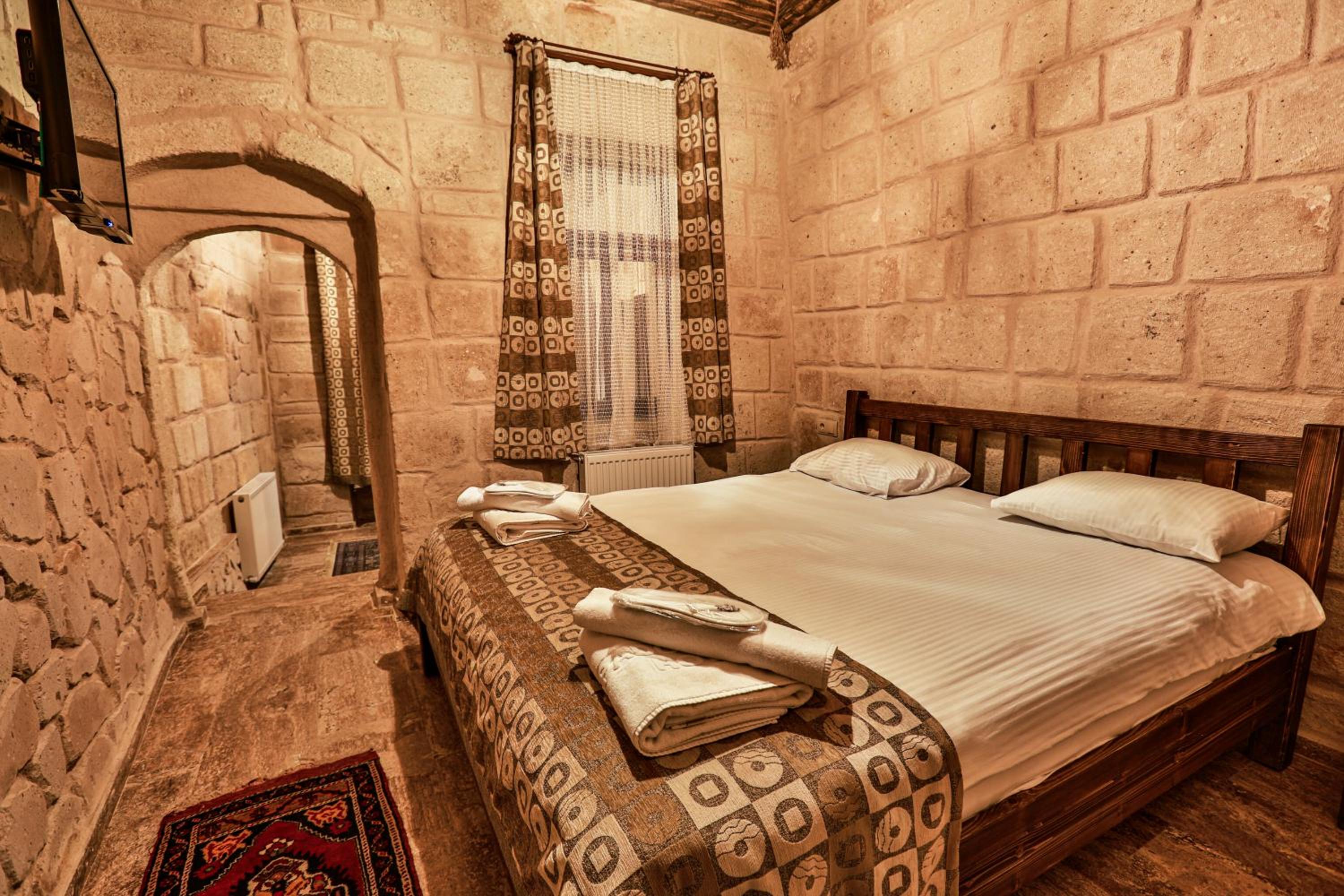 Double Room - Photo 6