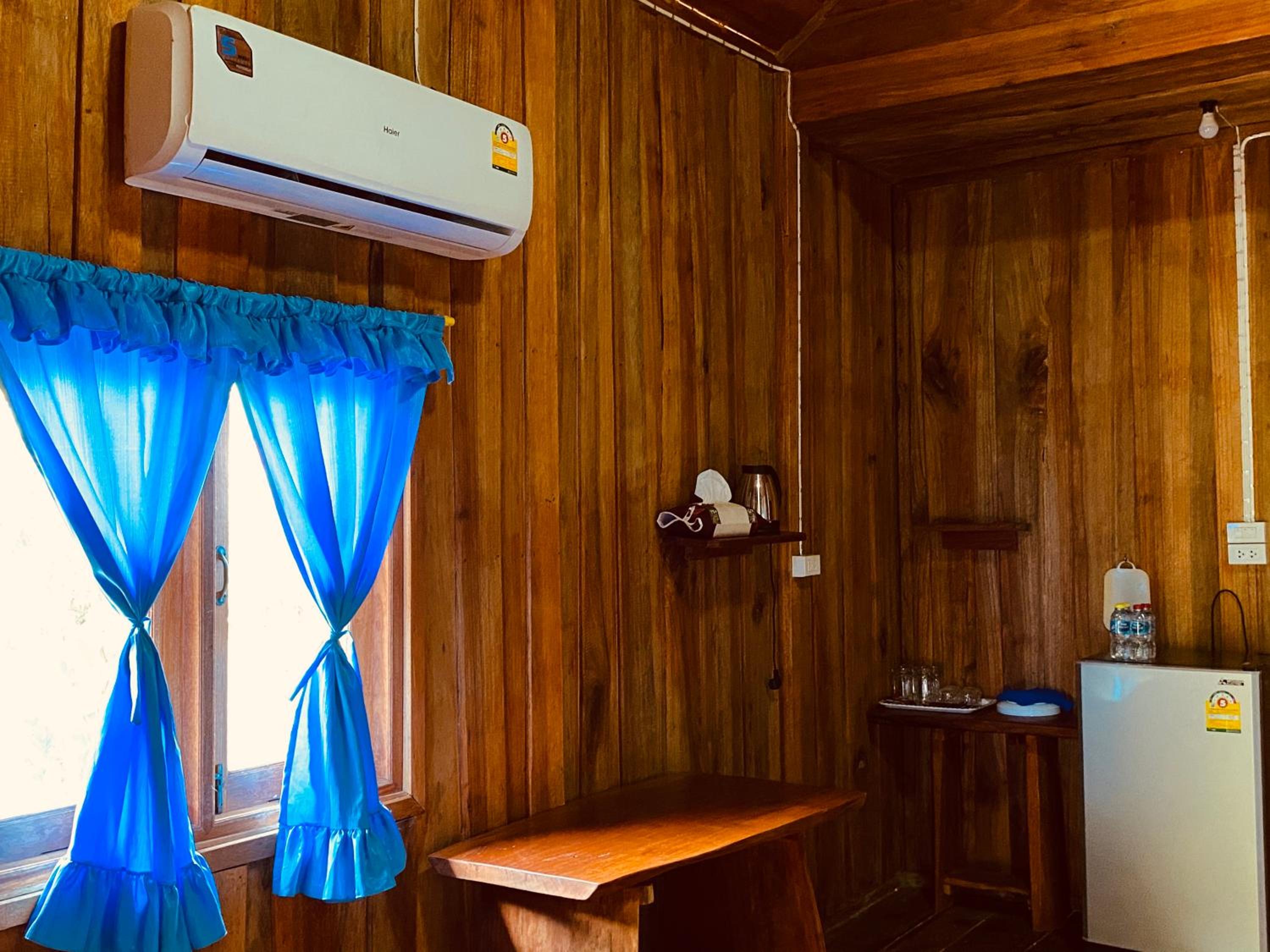King Suite with Balcony - Photo 13