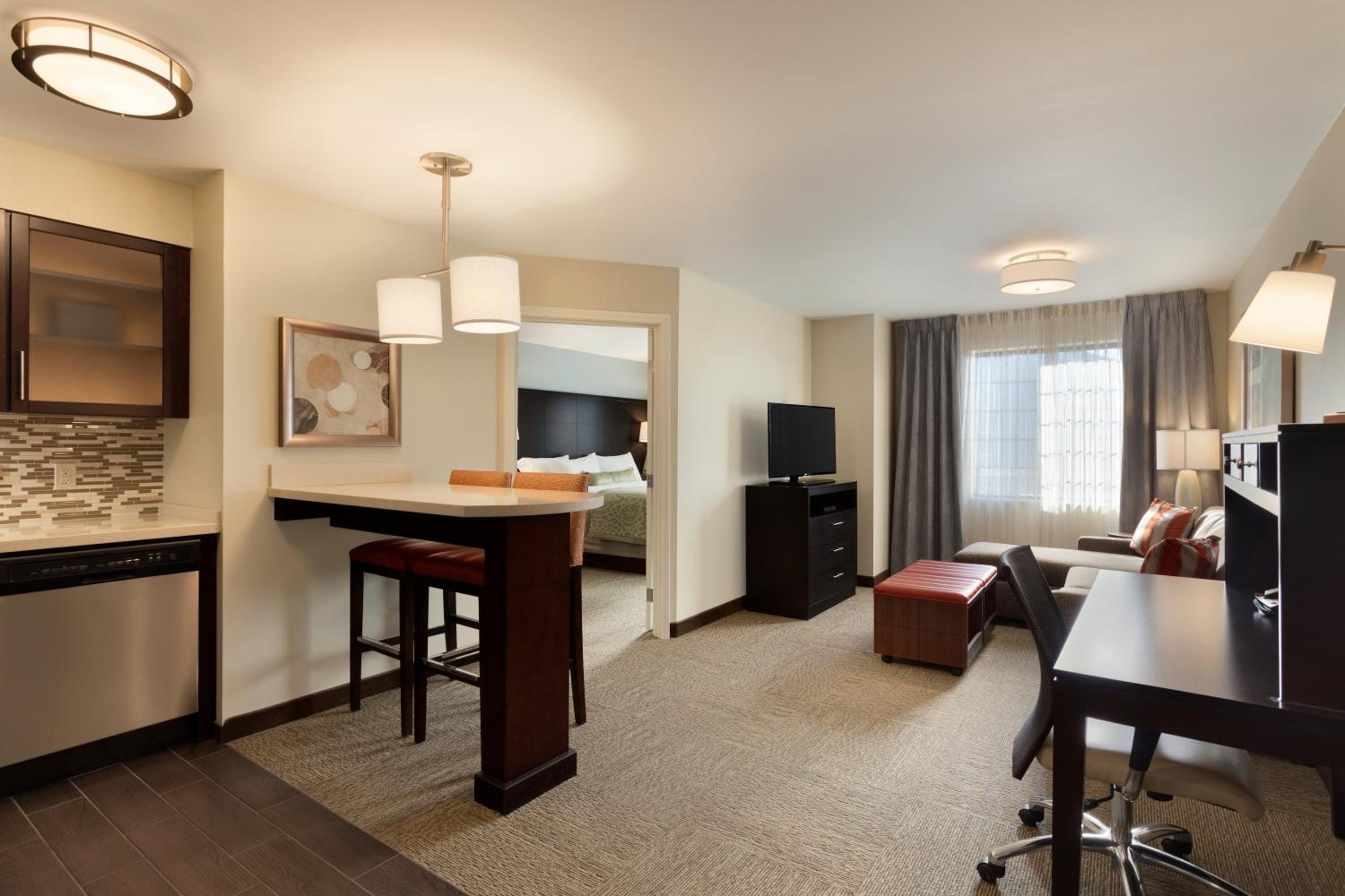 Two-Bedroom Suite - Hearing Accessible photo 3
