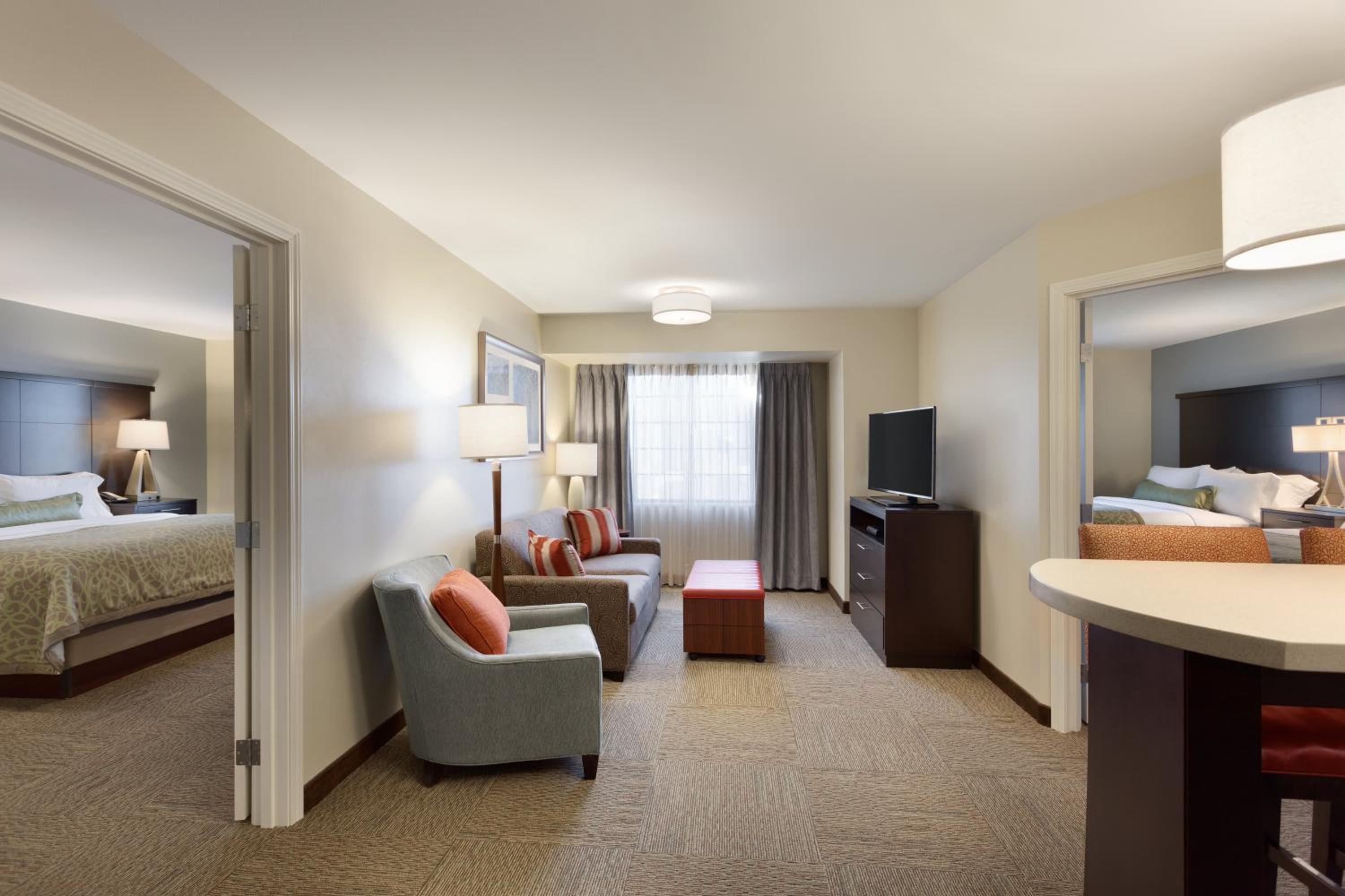 Queen Suite with Two Queen Beds photo 1