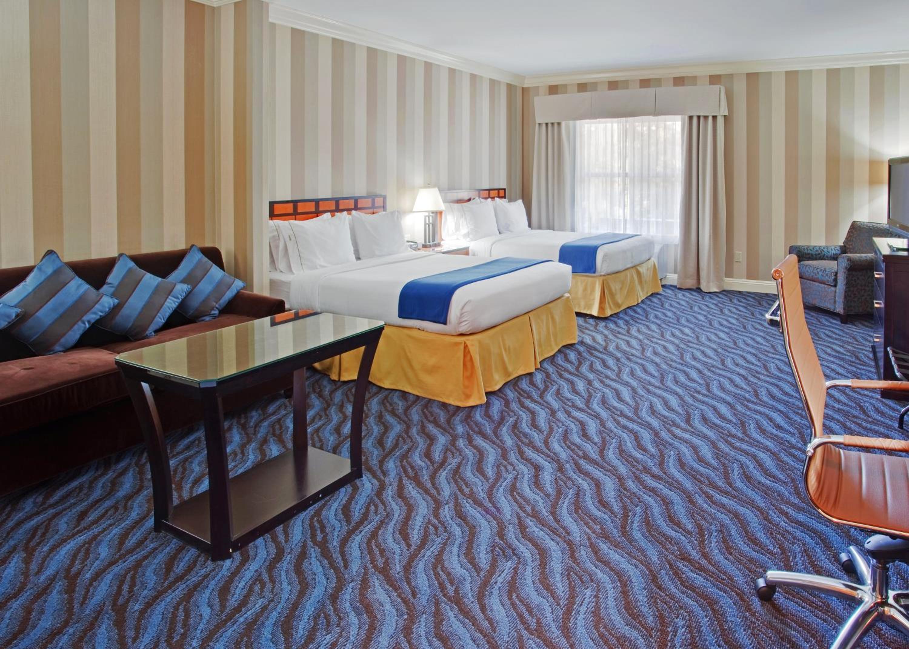 Suite with Two King Beds - Photo 1