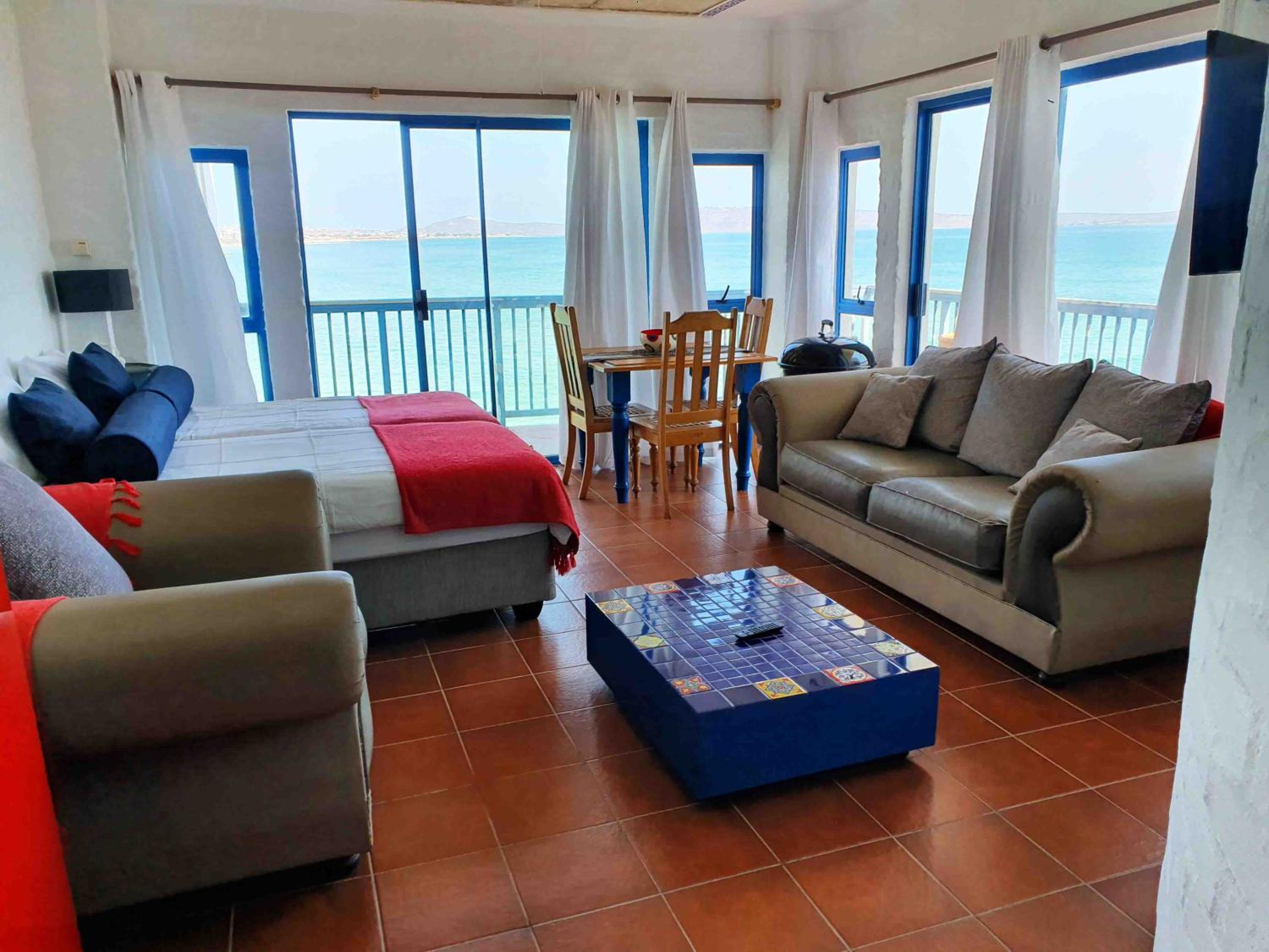 Queen Suite with Sea View - Photo 1