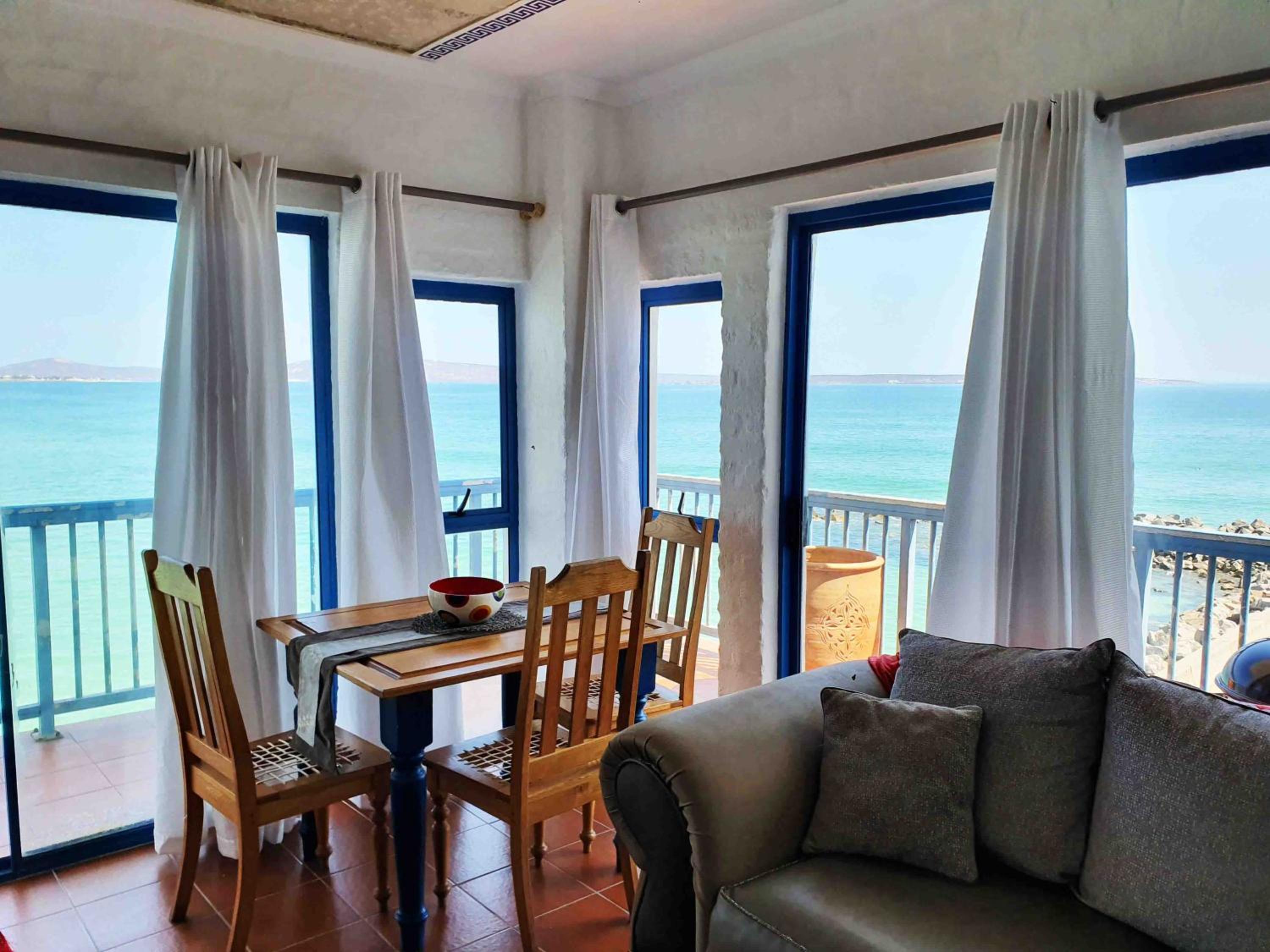 Queen Suite with Sea View - Photo 8
