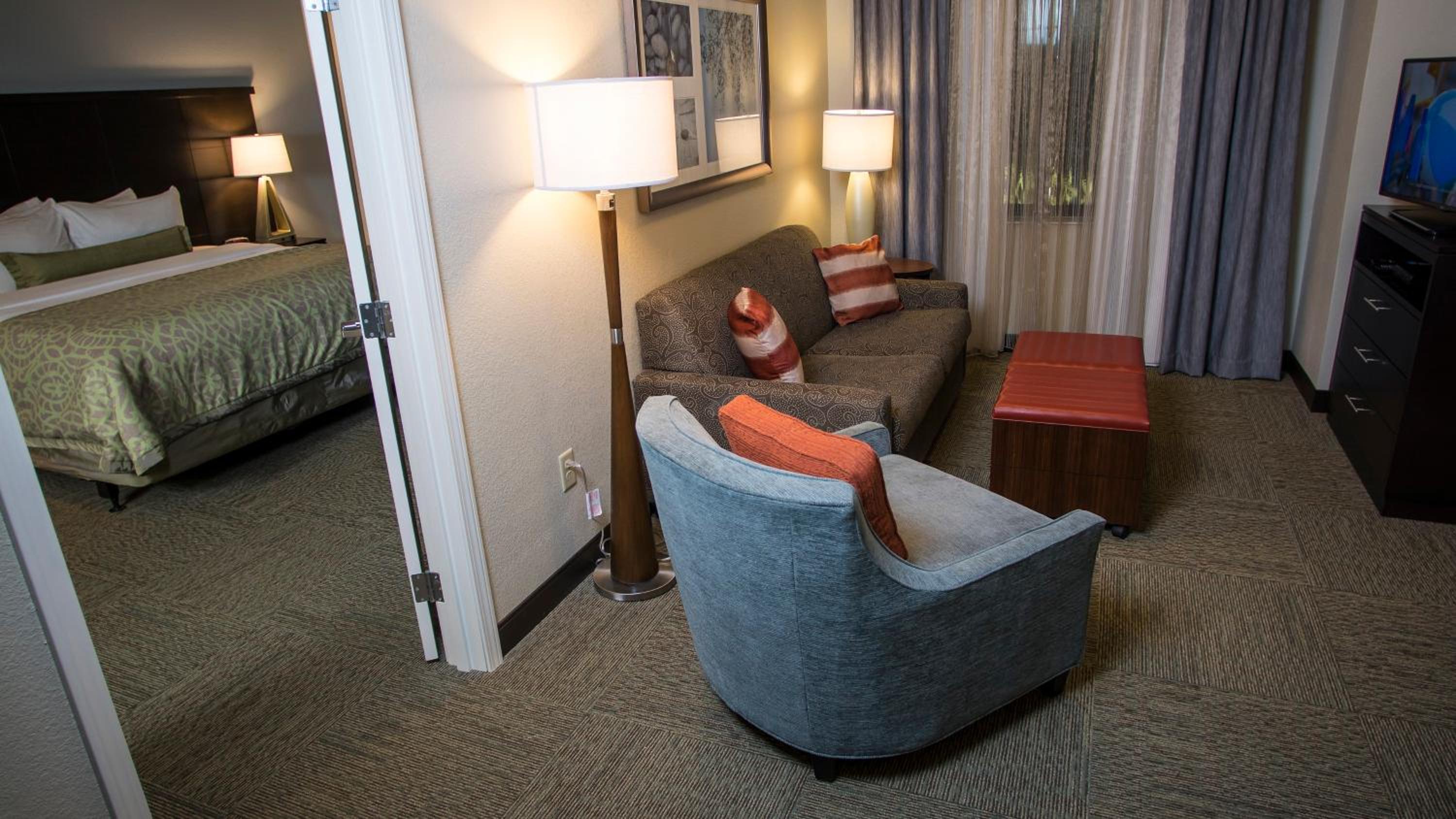 Two-Bedroom Suite with 2 King Beds - Disability Accessible Tub photo 2