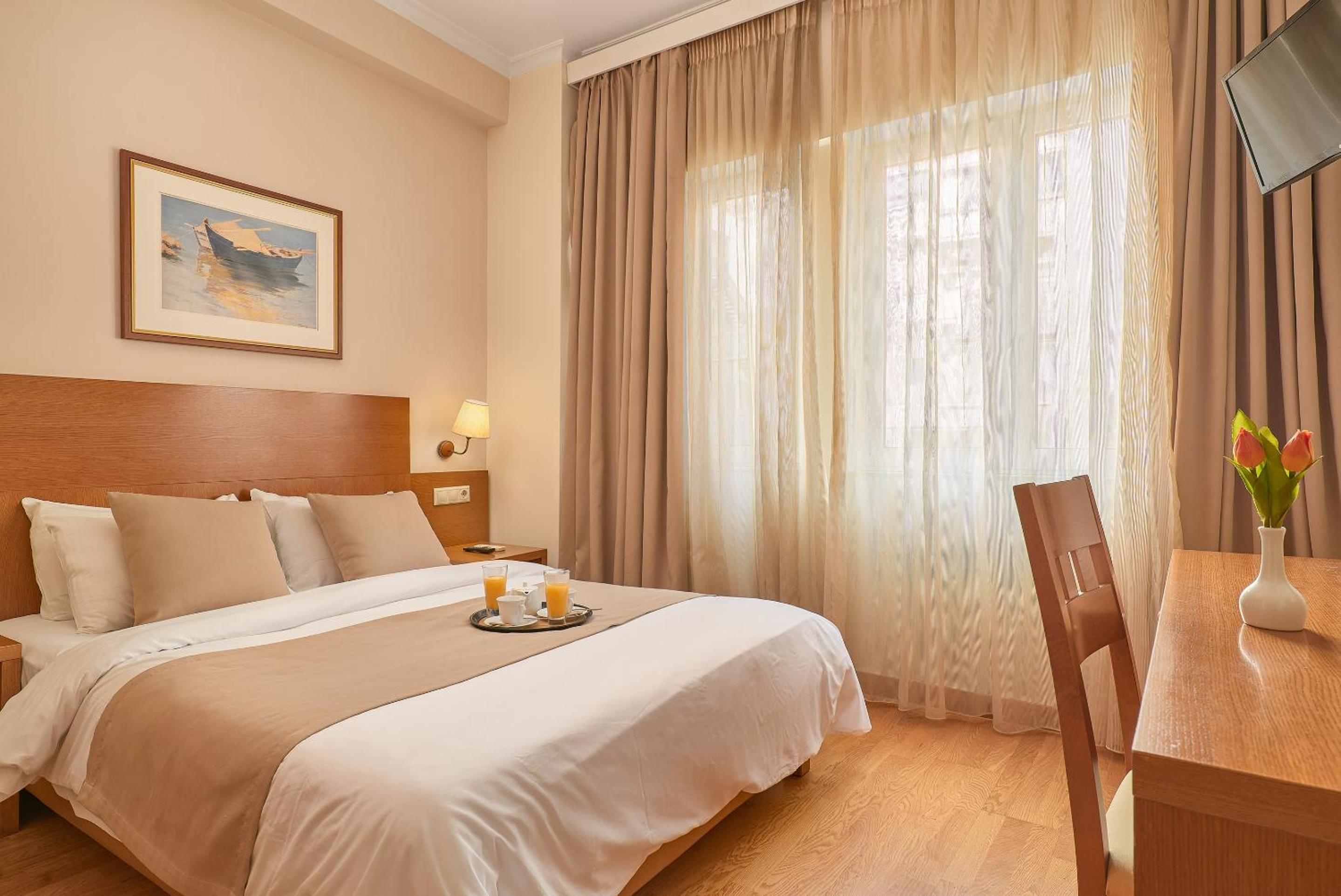 Standard Double or Twin Room photo 3