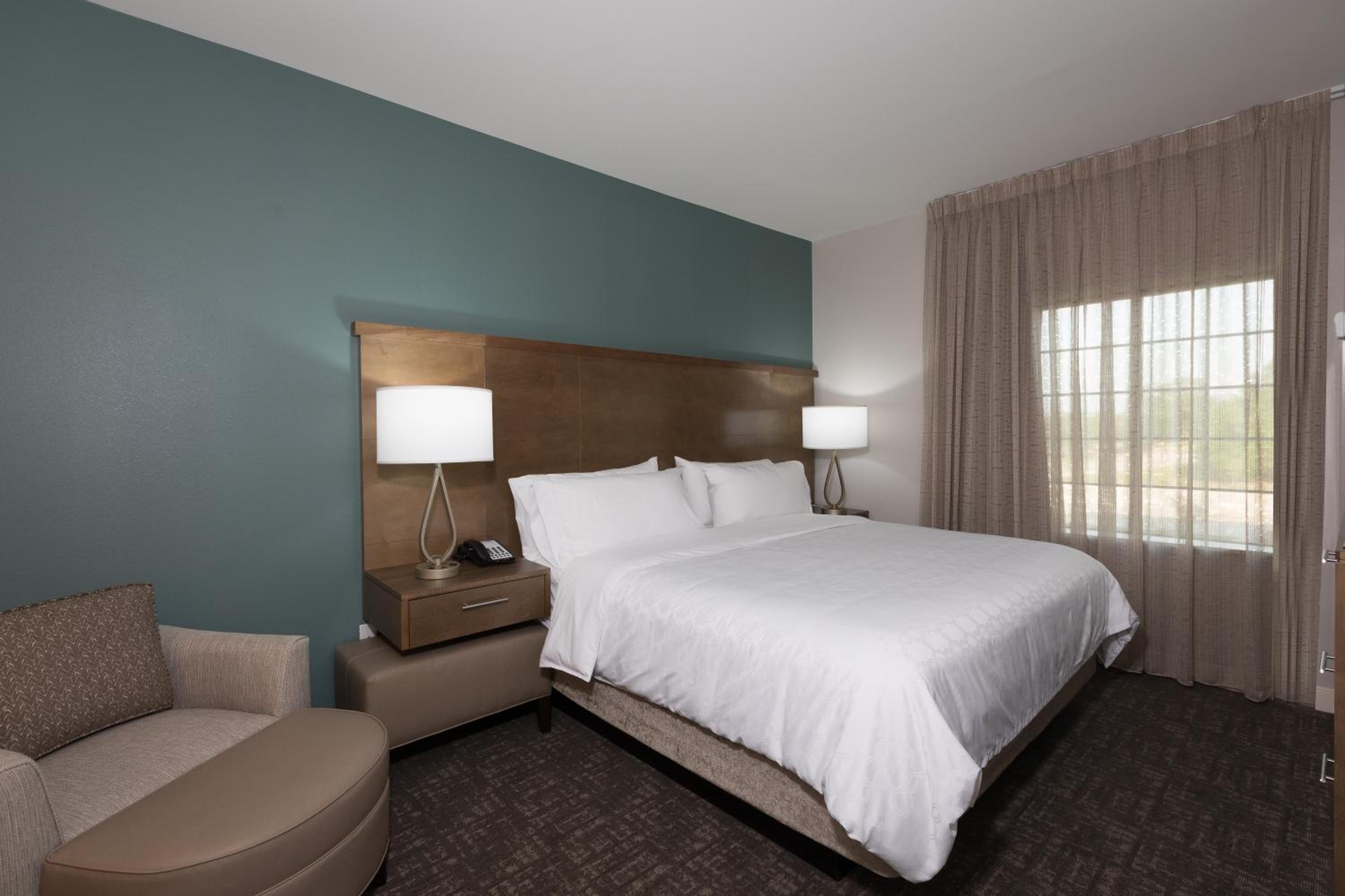 One-Bedroom Suite One King Bed With Shower photo 2