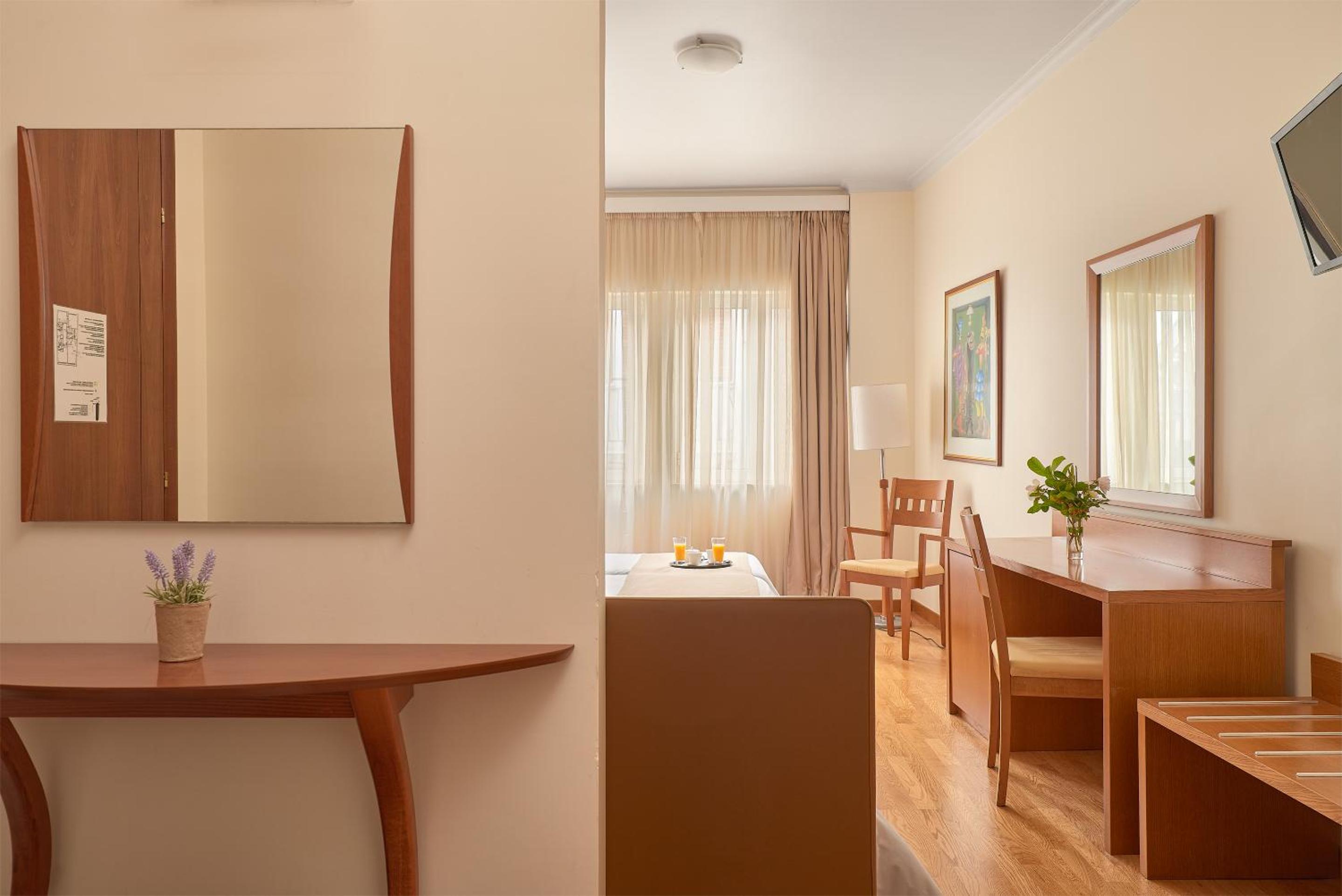 Standard Triple Room photo 2