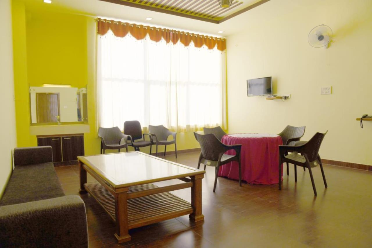 Deluxe Room - Photo 4
