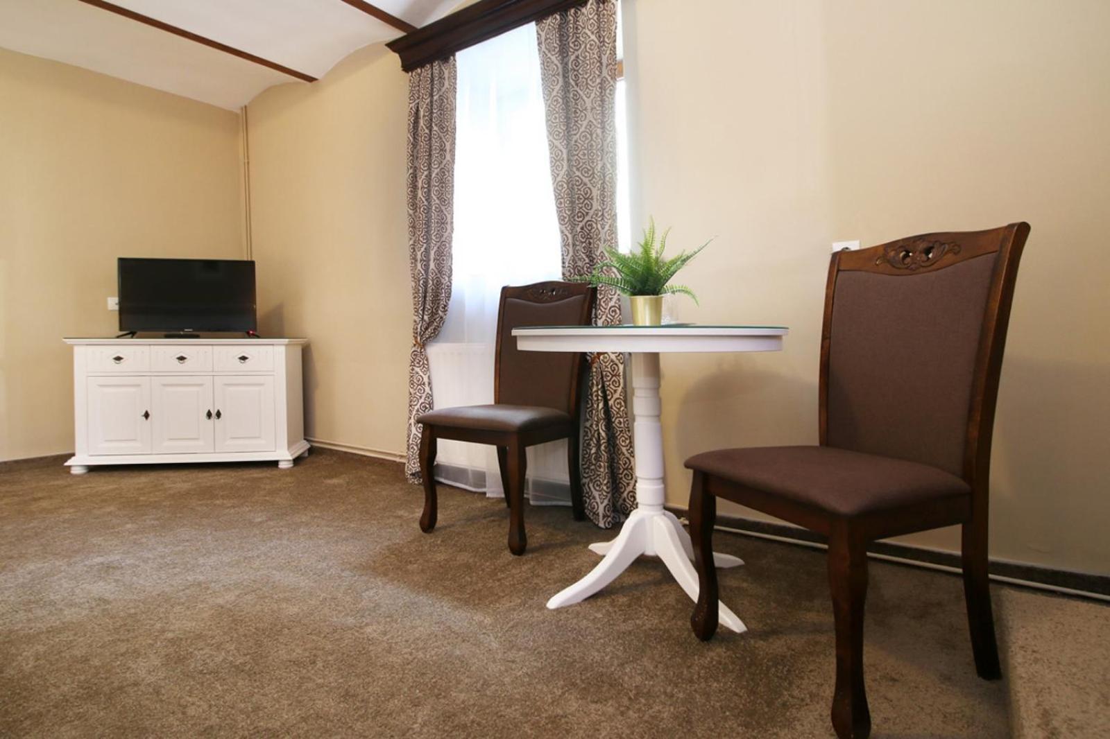 Family Room - Photo 7
