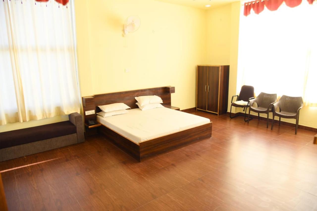 Deluxe Room - Photo 2