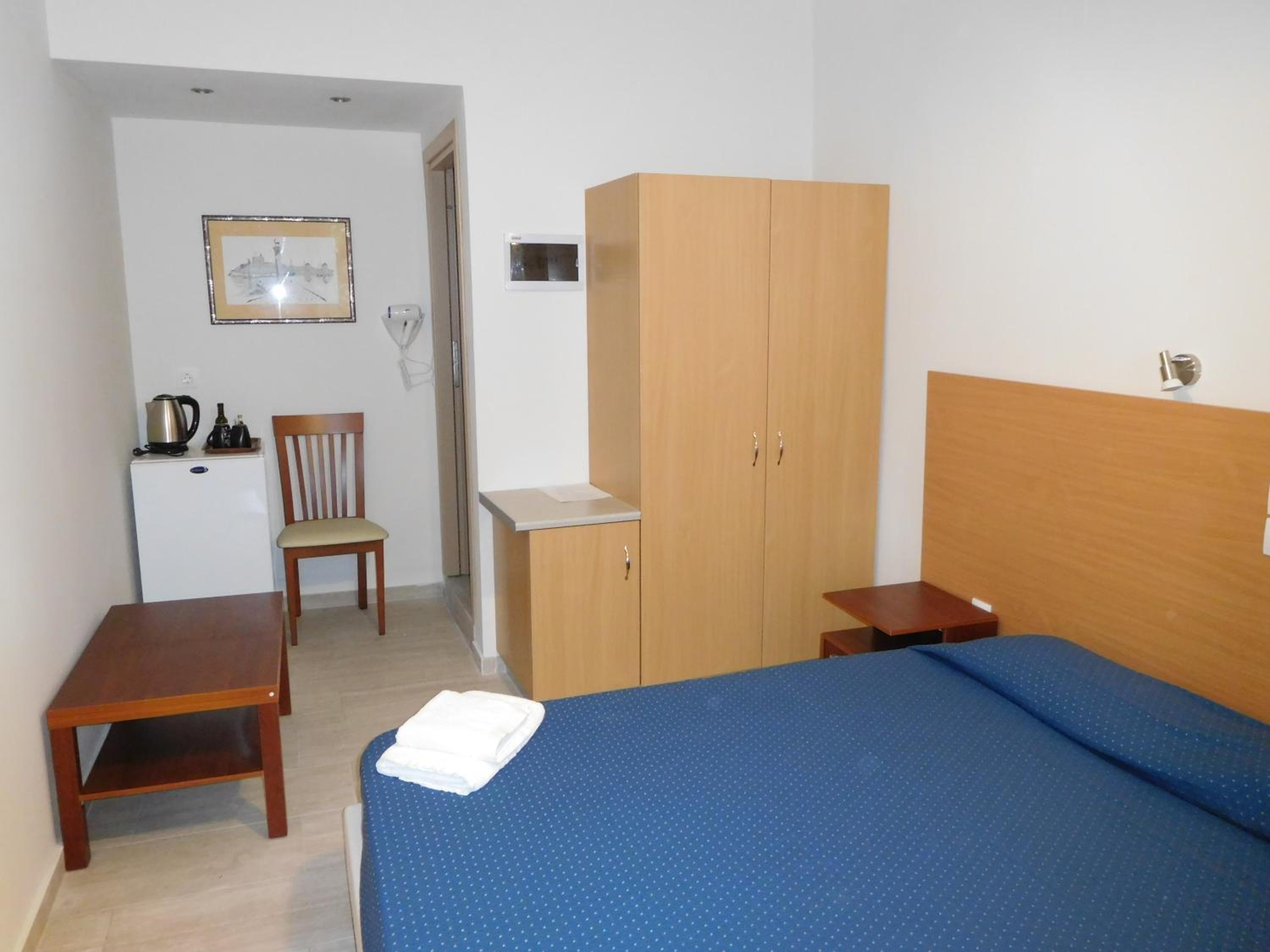 Standard Double or Twin Room with Sea View - Photo 33