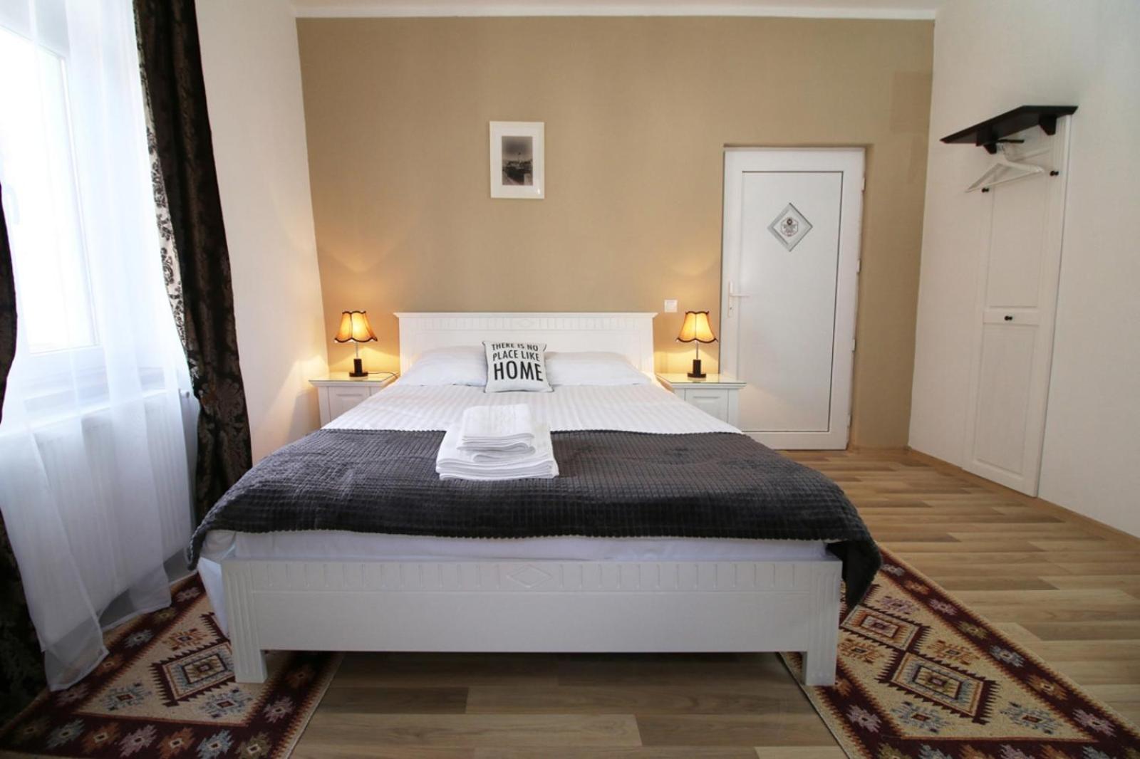 Double Room with Private External Bathroom