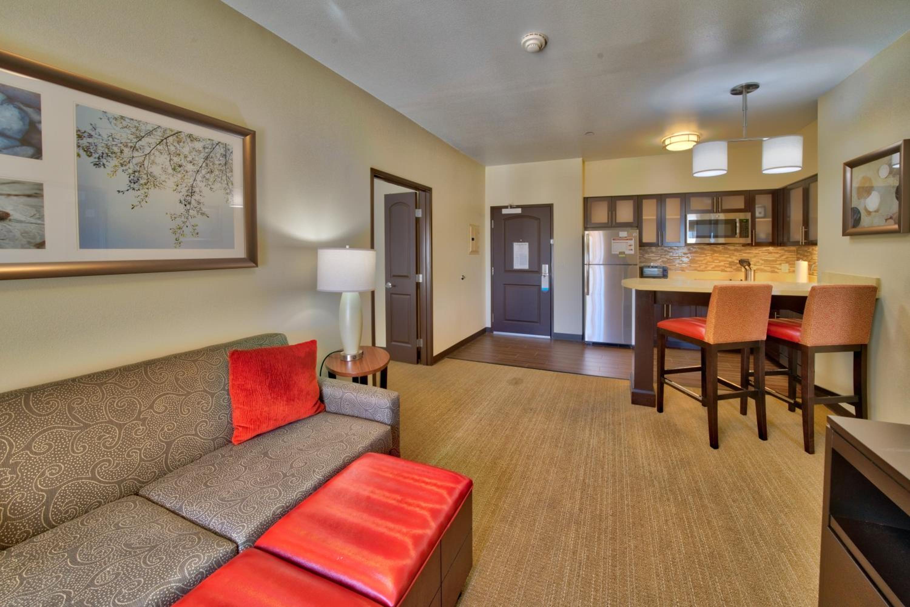 Two-Bedroom Suite with One King, Two Queen and Sofa Bed photo 1
