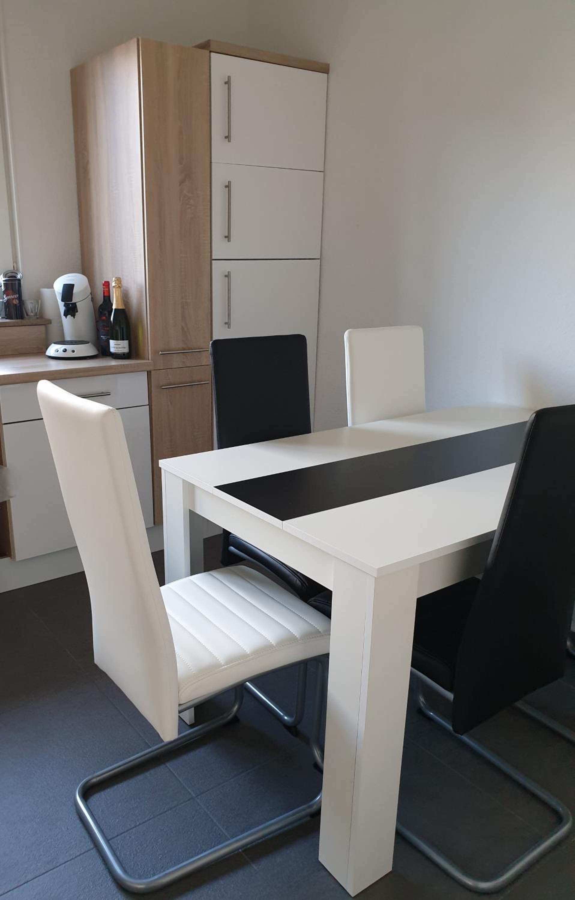 Two-Bedroom Apartment - Photo 21