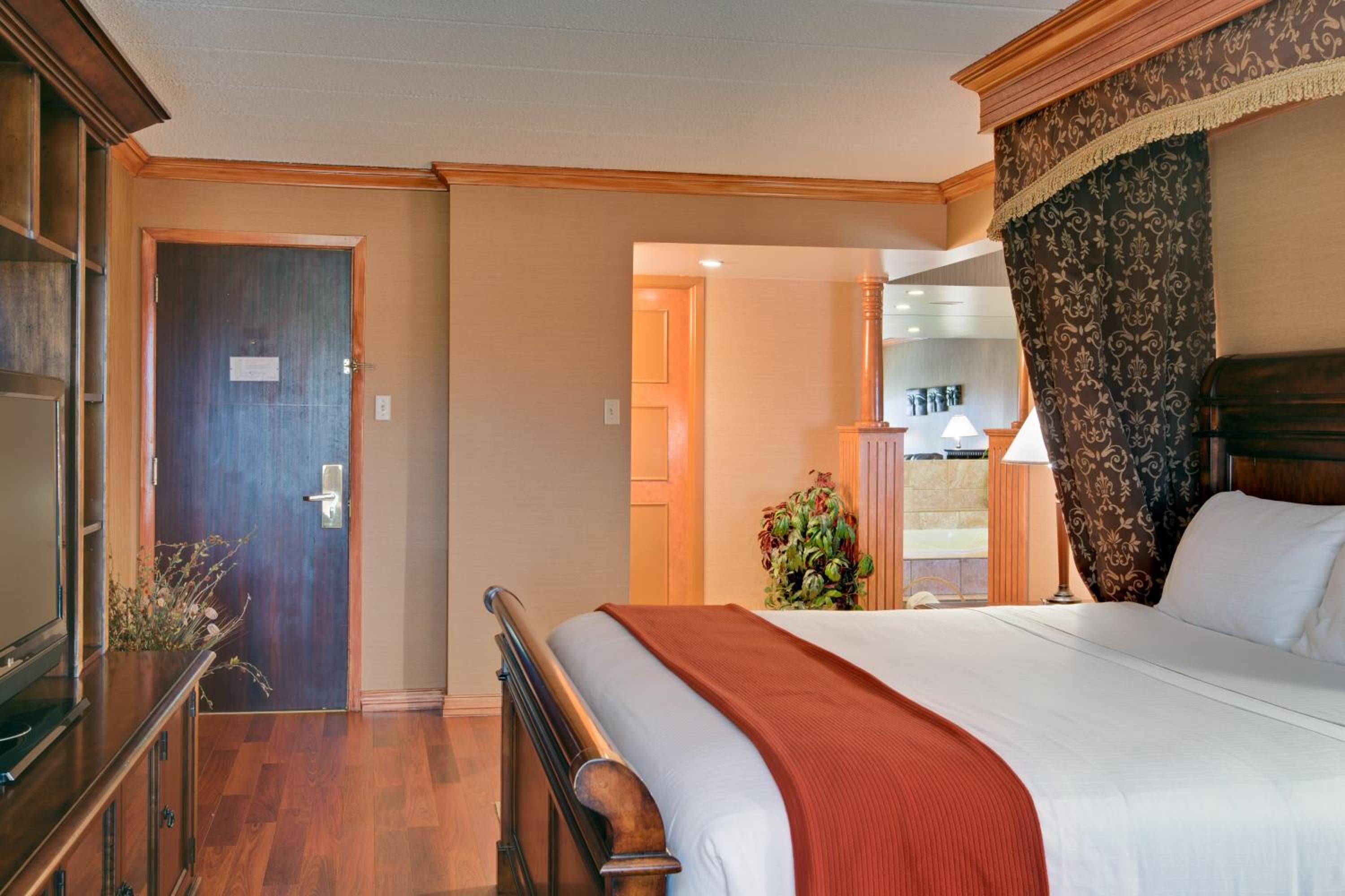 Queen Room - Disability Access photo 2