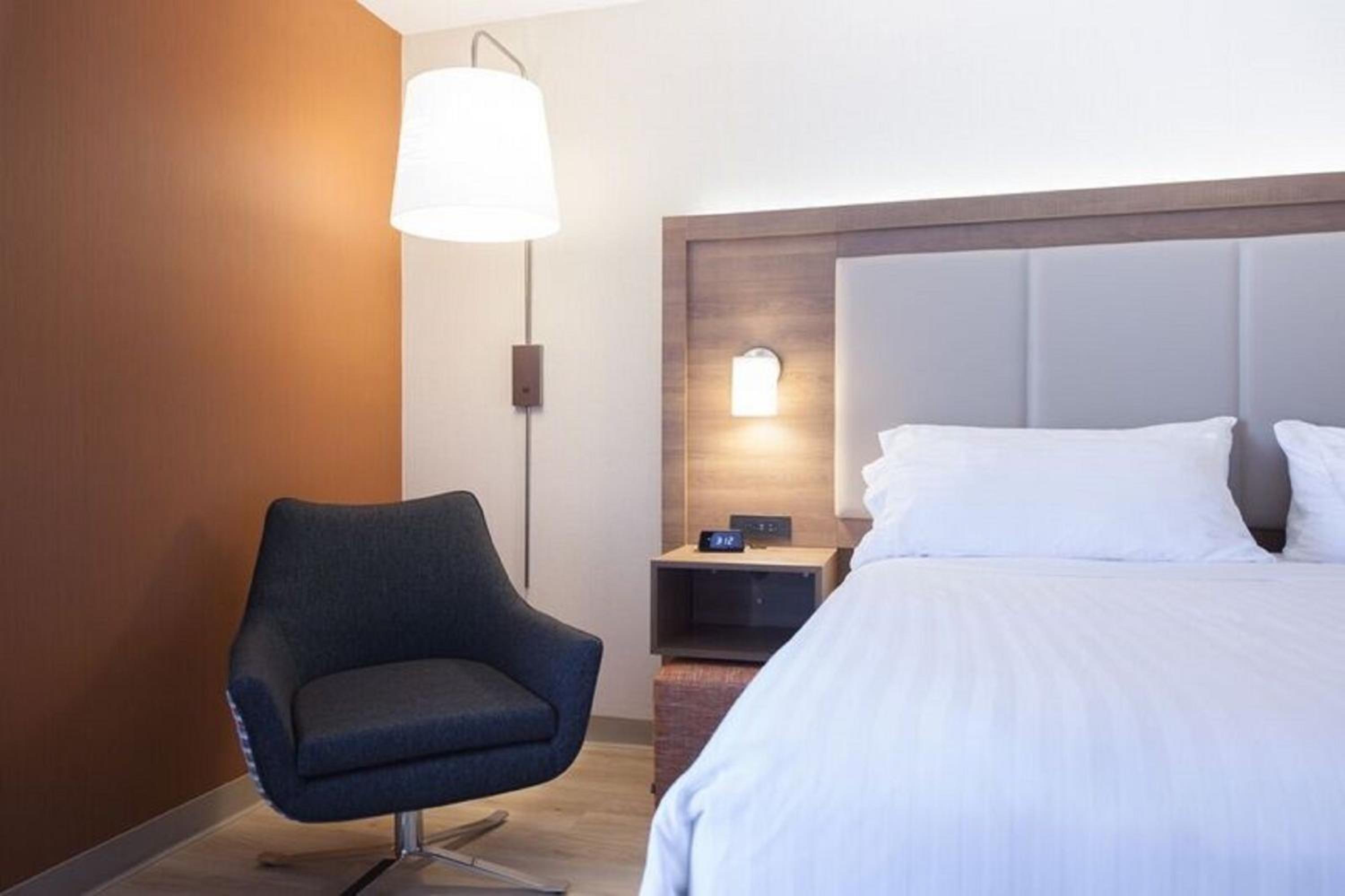 King Suite with Sofa Bed photo 3