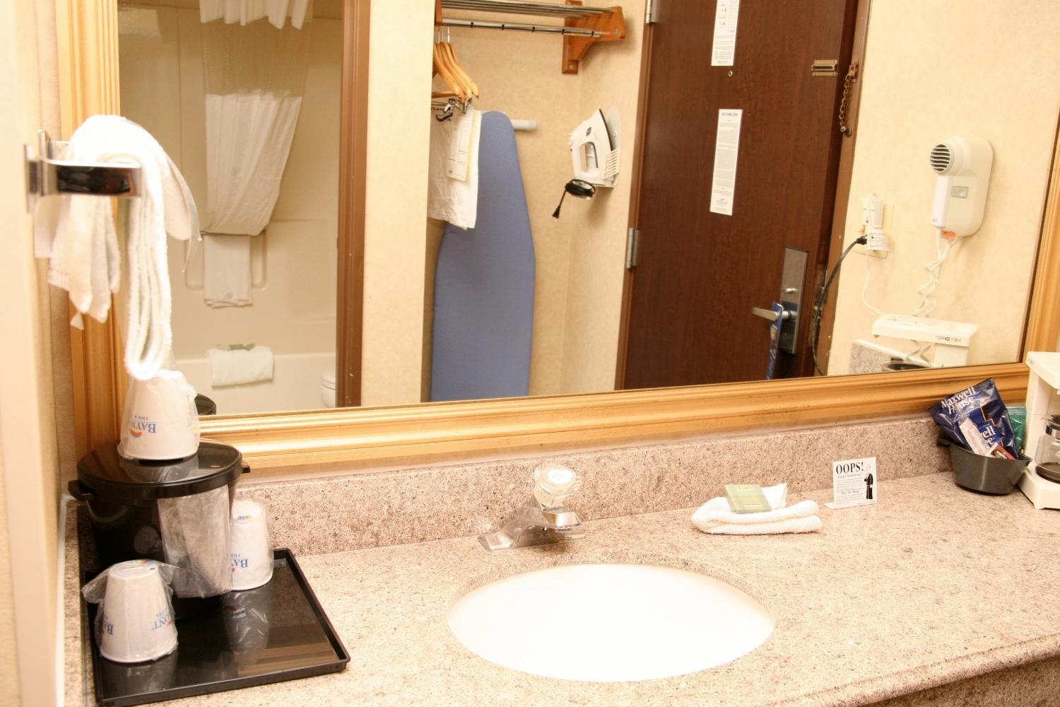 King Room - Non-Smoking - Photo 2