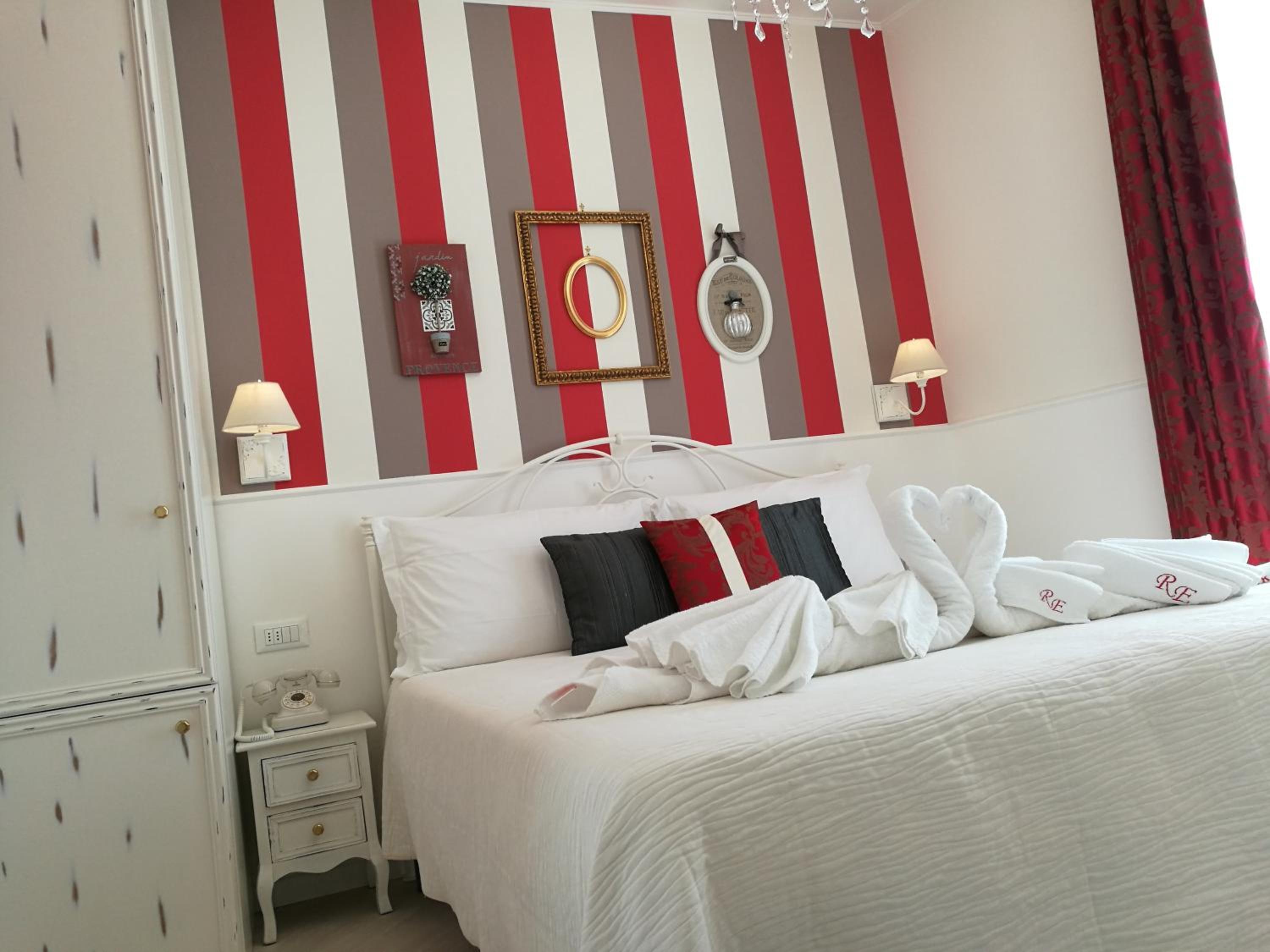 Standard Double Room - Photo 2