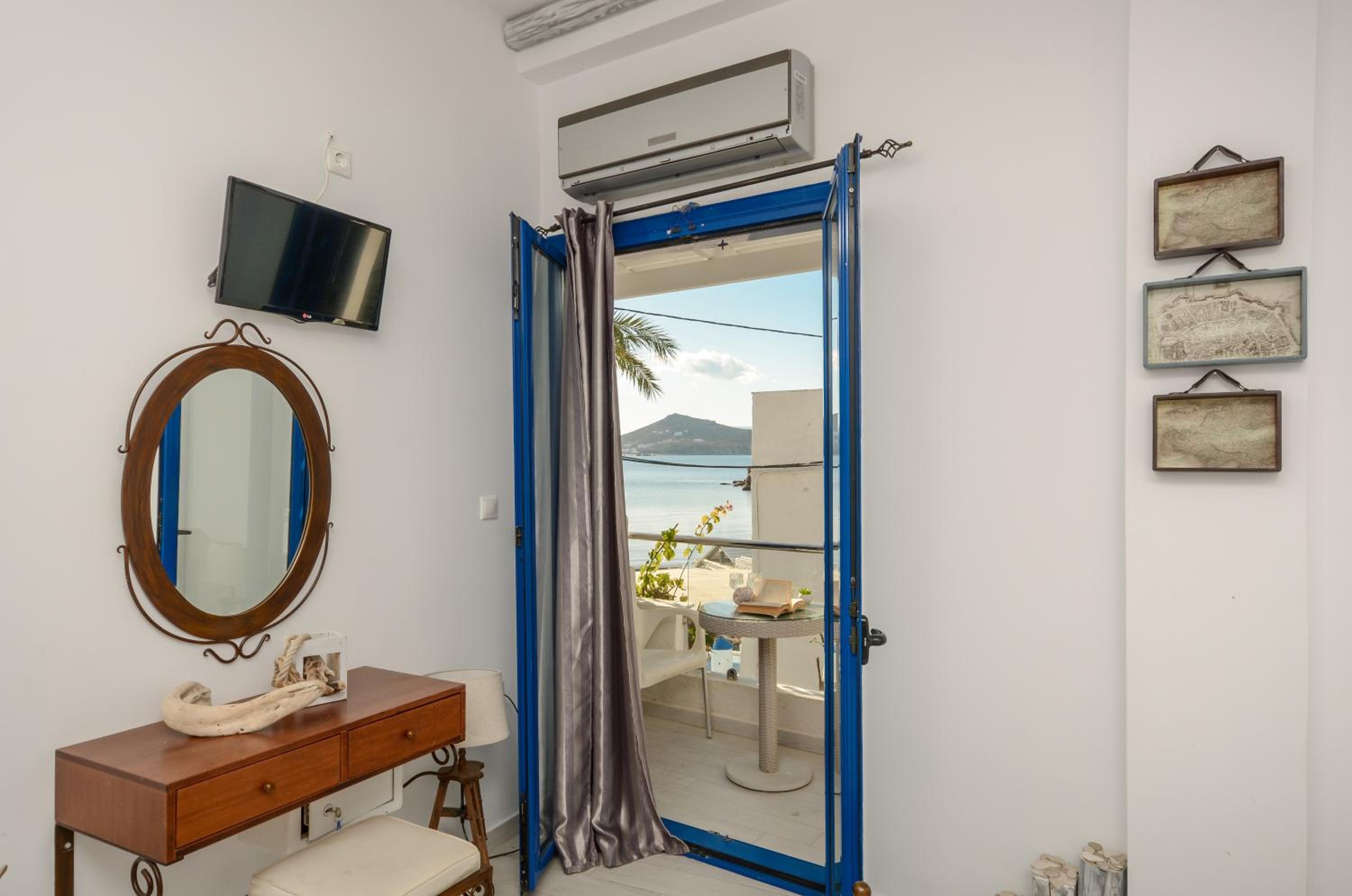 Double Room with Sea View - Photo 23