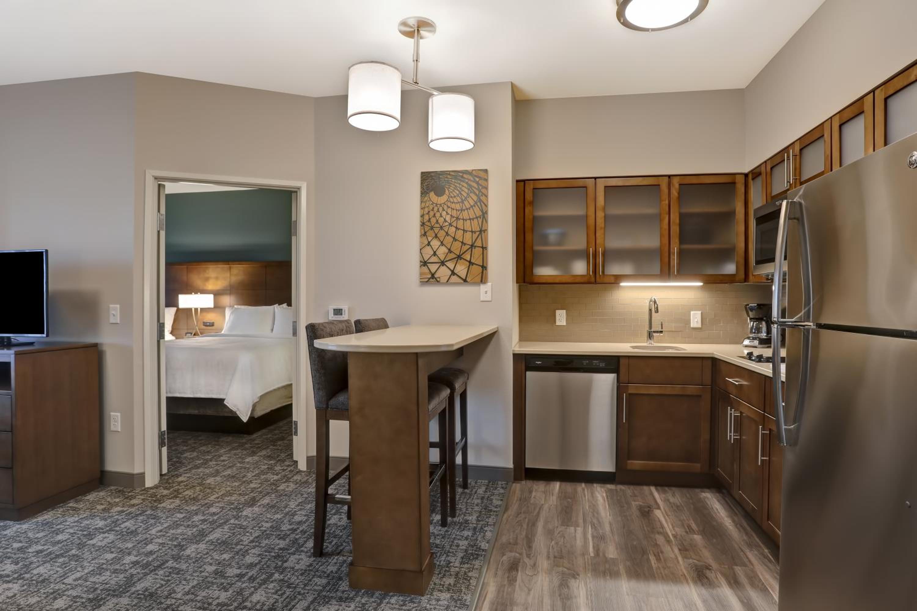 Feature Suite - Non-Smoking