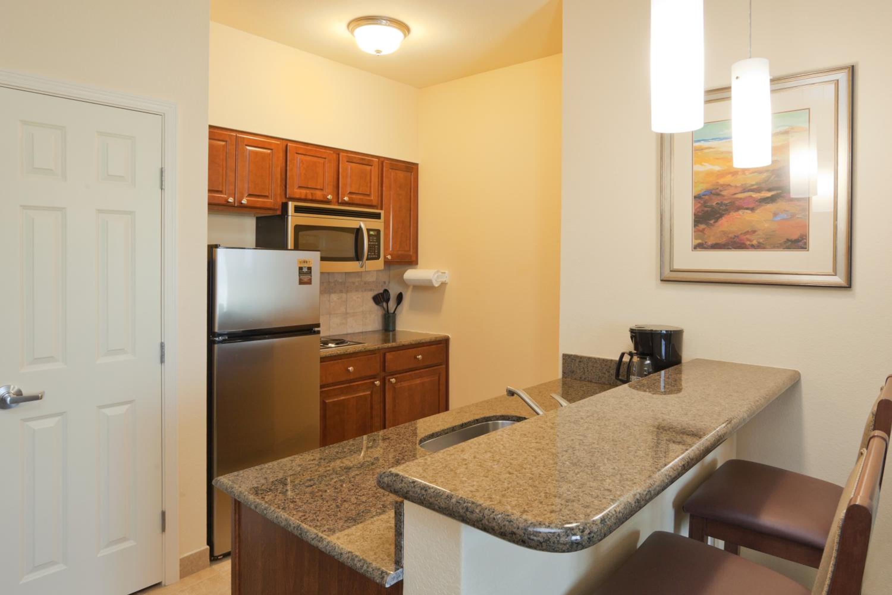 One-Bedroom King Suite - Photo 4