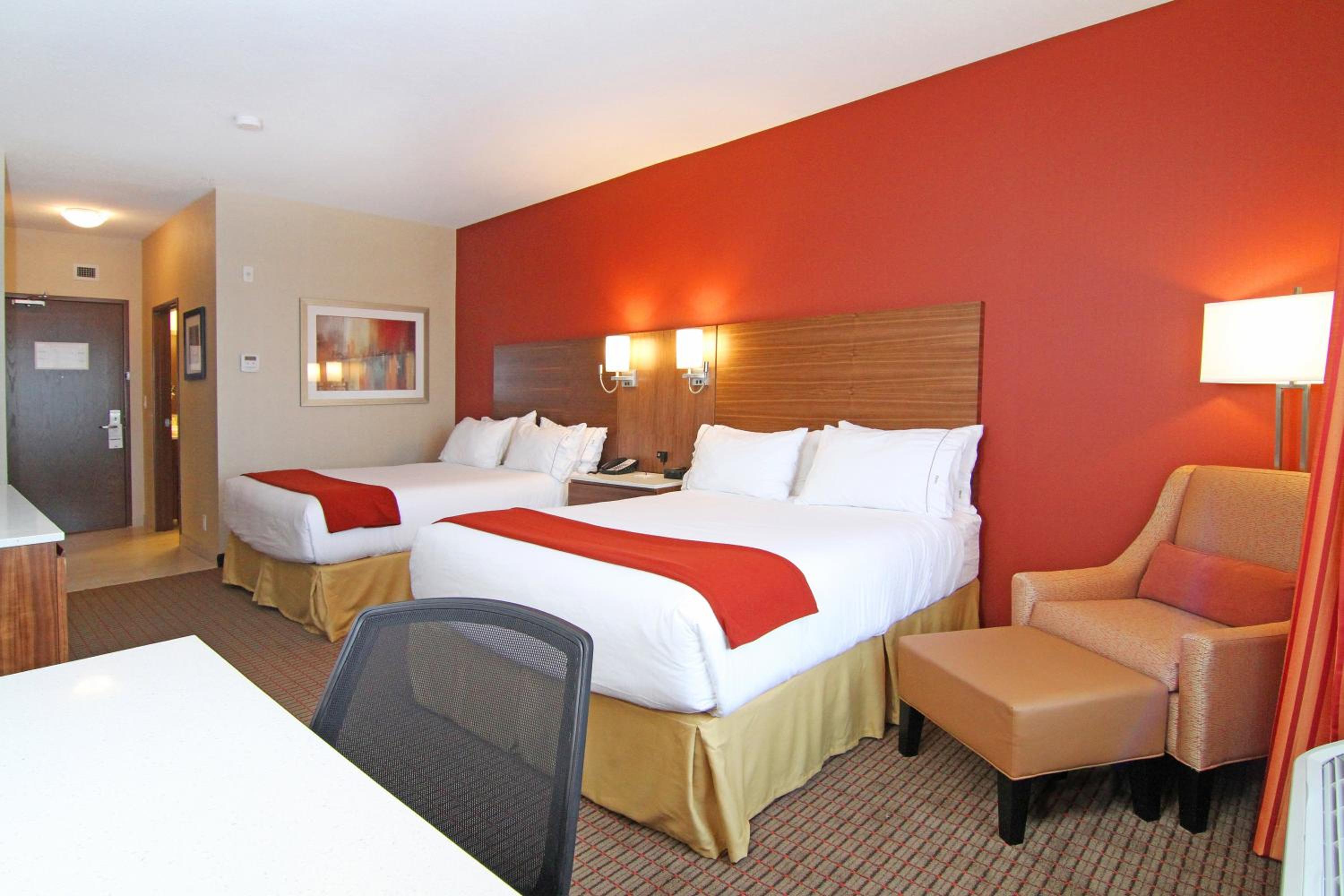 Standard Room with Two Queen Beds
