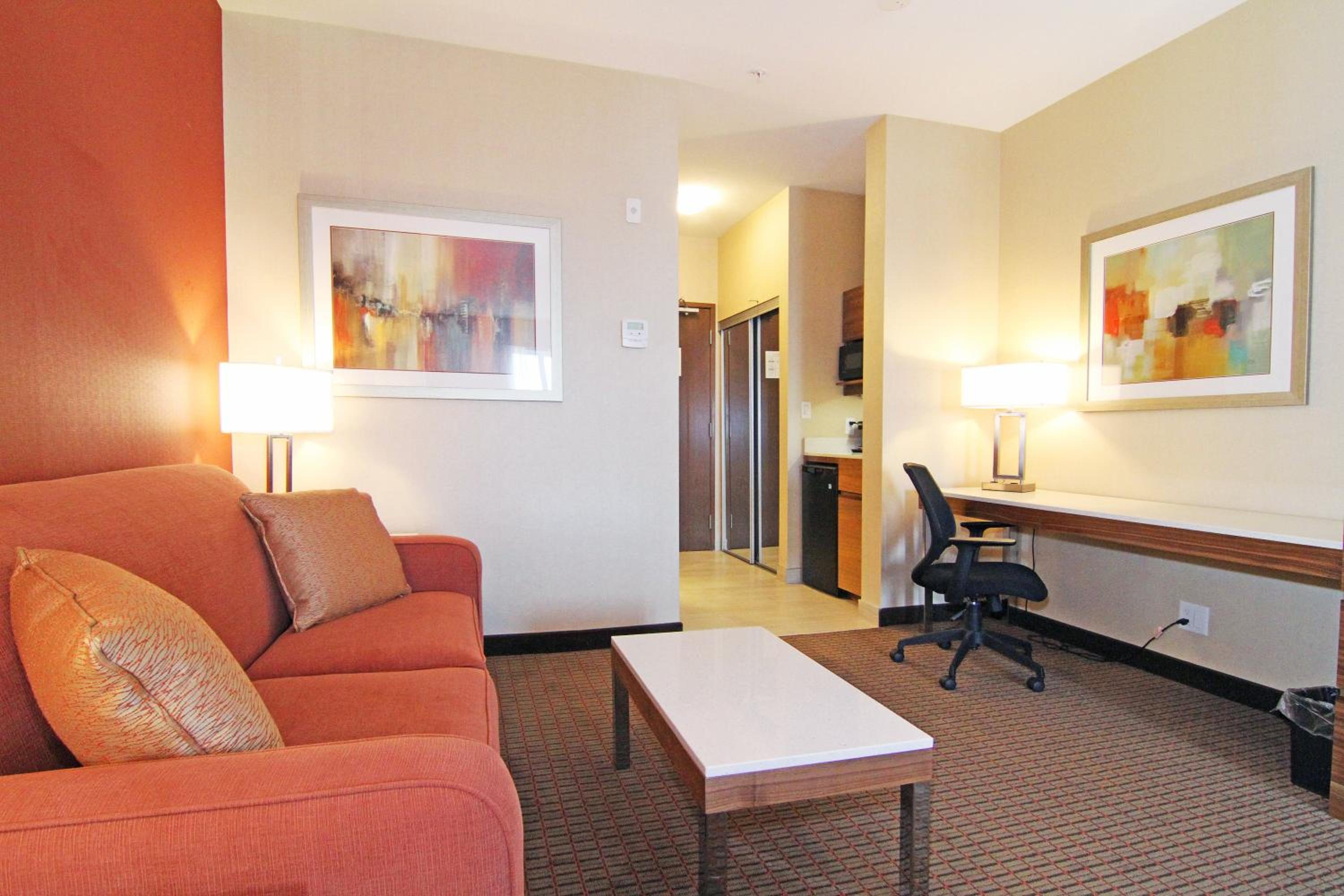 King Suite with Sofa Bed thumbnail 5