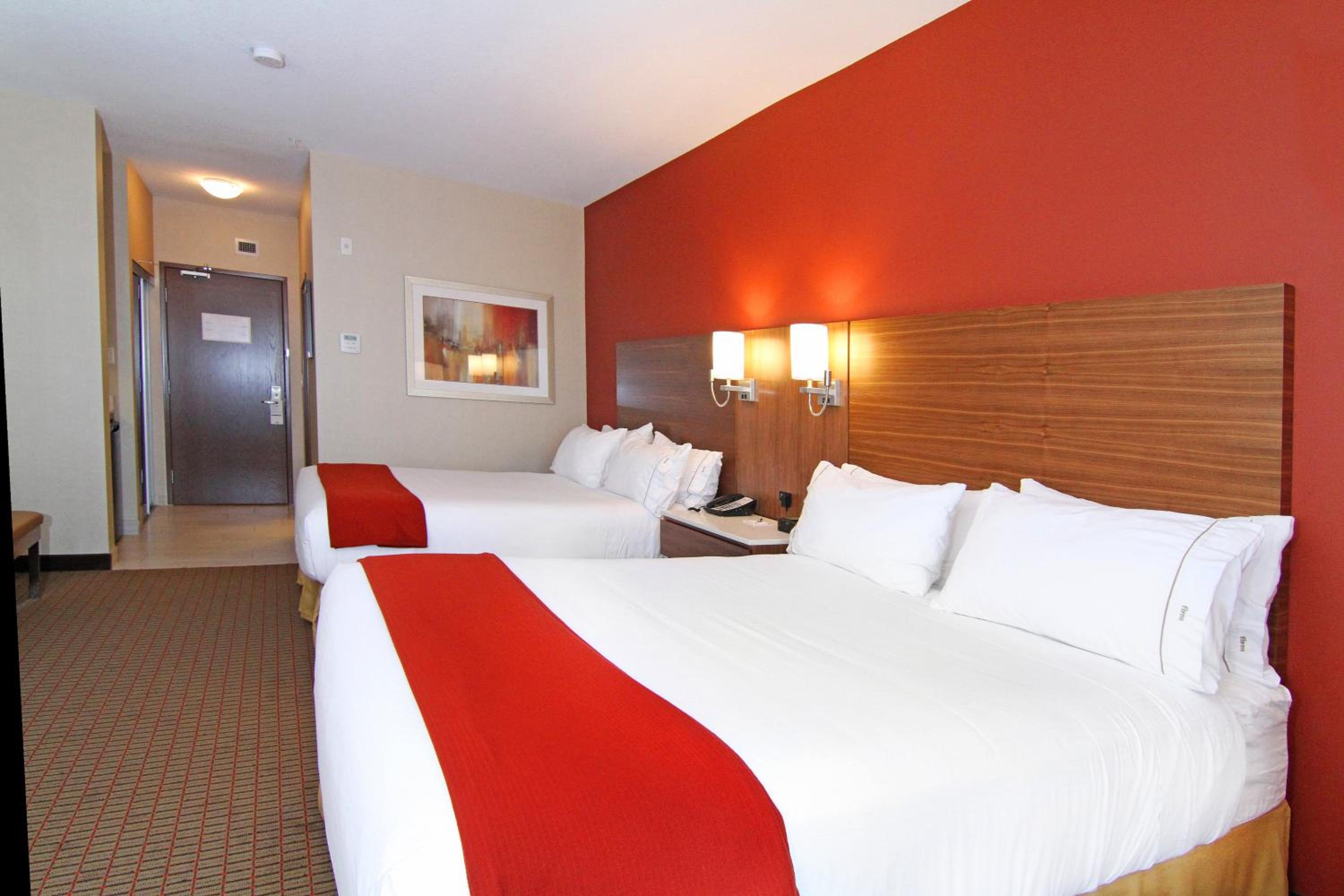 Standard Room with Two Queen Beds