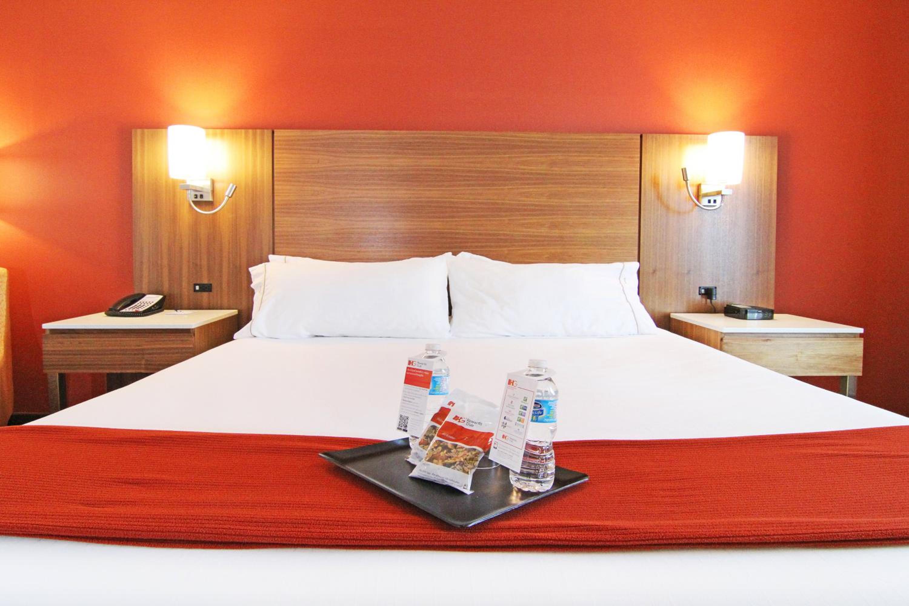 King Room with Mobility Accessible Roll-In Shower - Non-Smoking