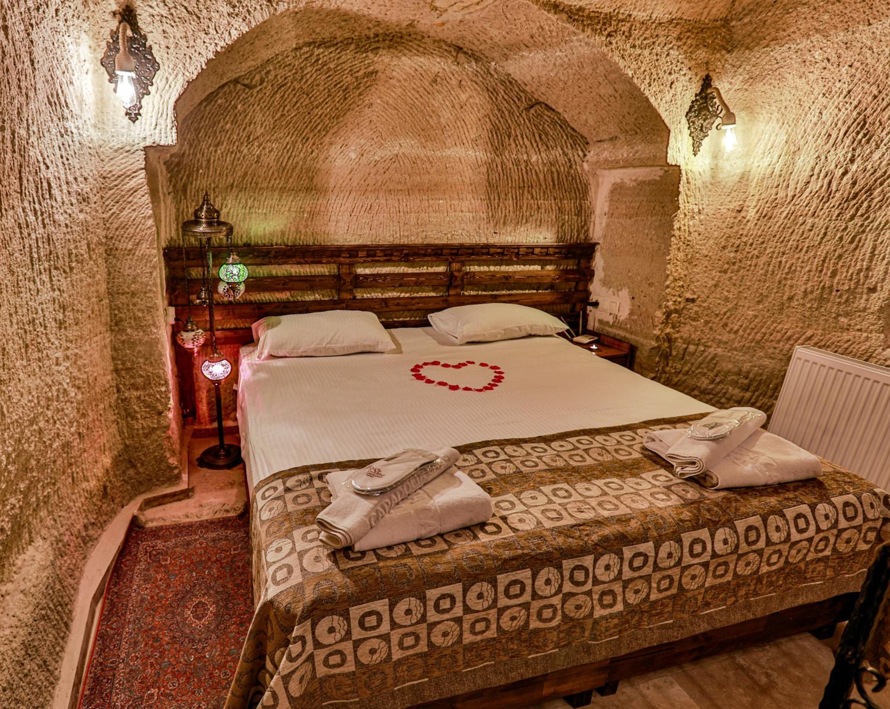 King Room with Spa Bath - Photo 1