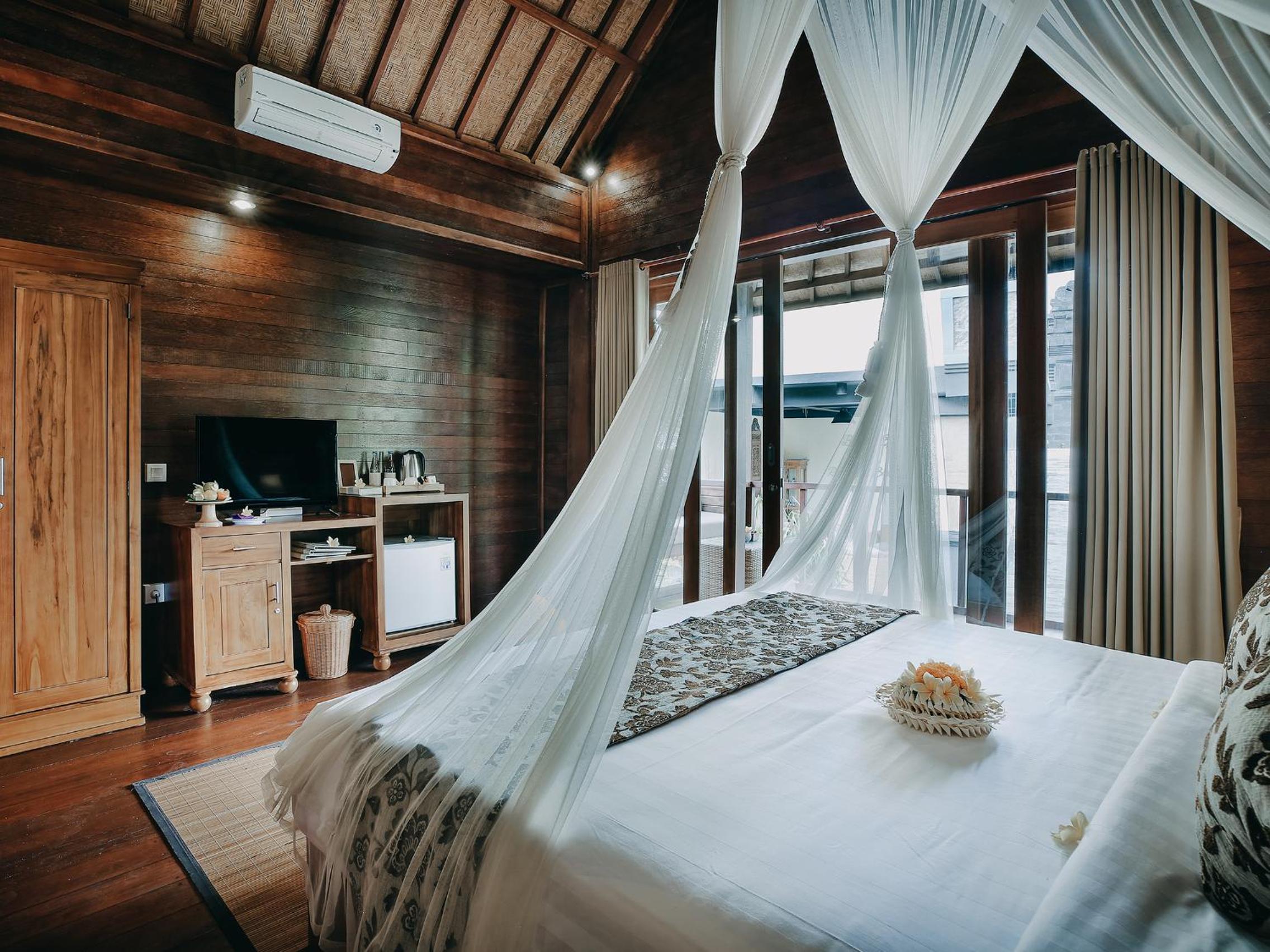 Deluxe double suite with balcony