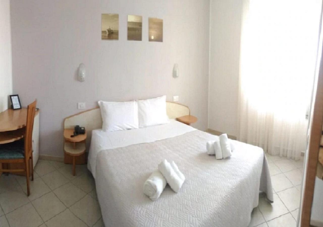 Economy Double or Twin Room photo 3