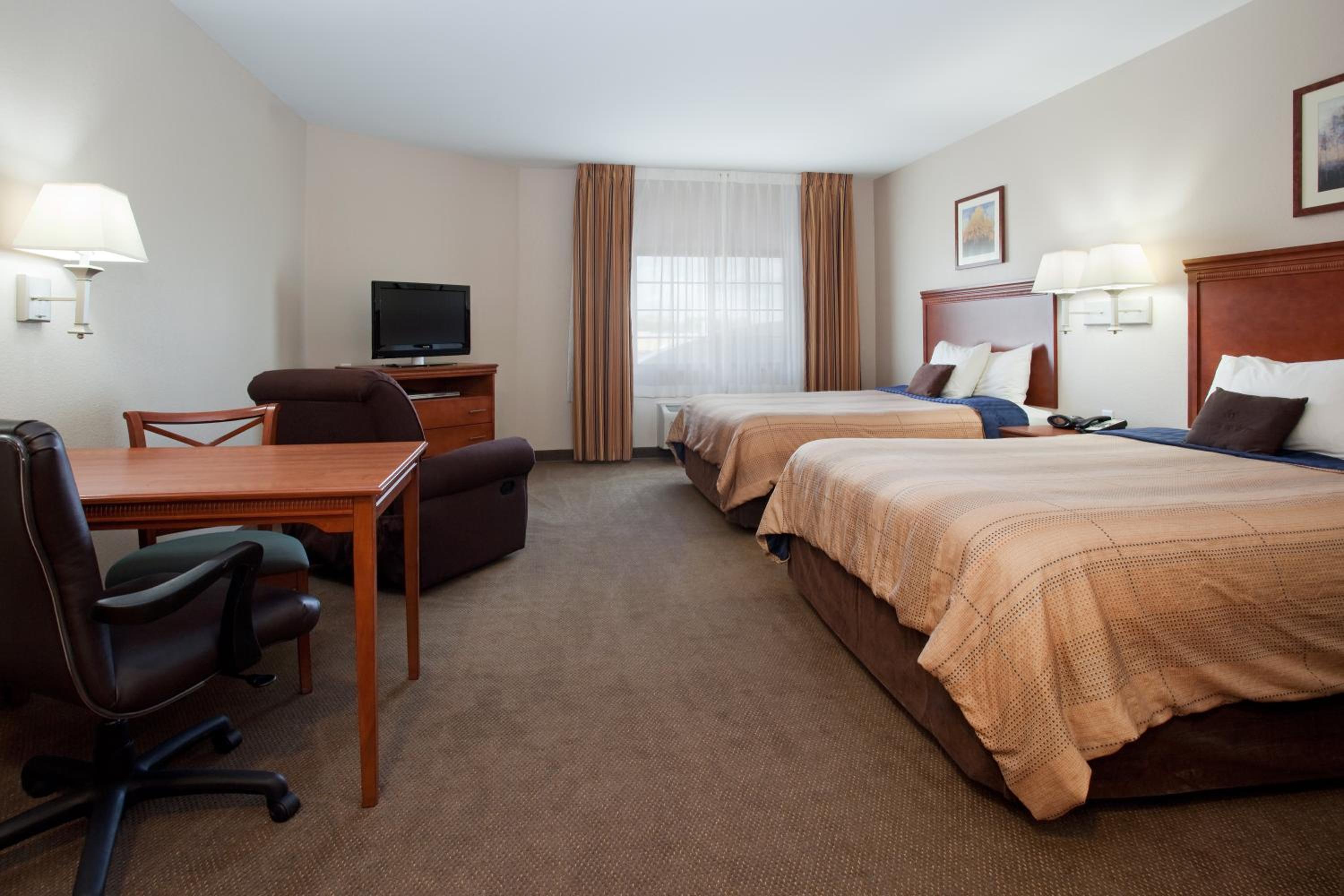 Studio Suite with Two Queen Beds - Photo 2