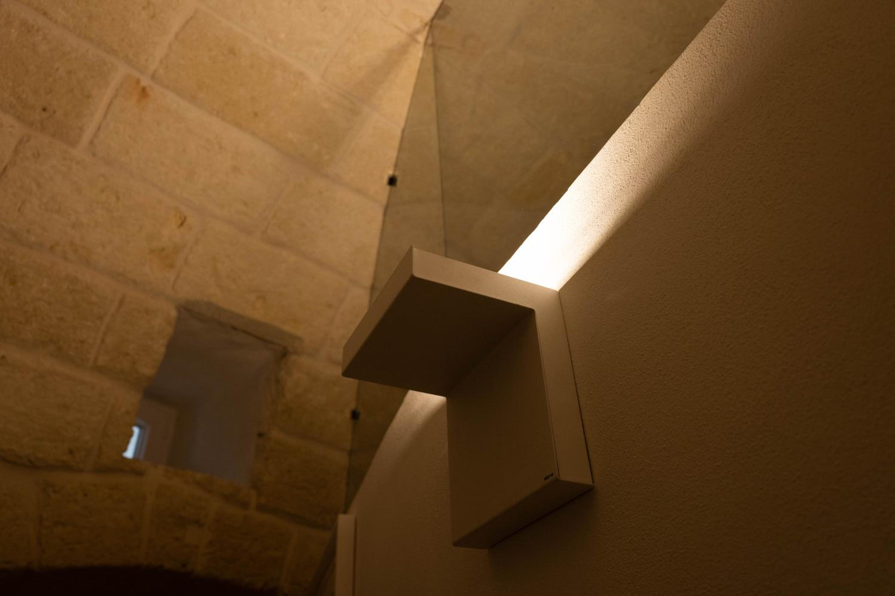 Double Room with Private Bathroom - Photo 10