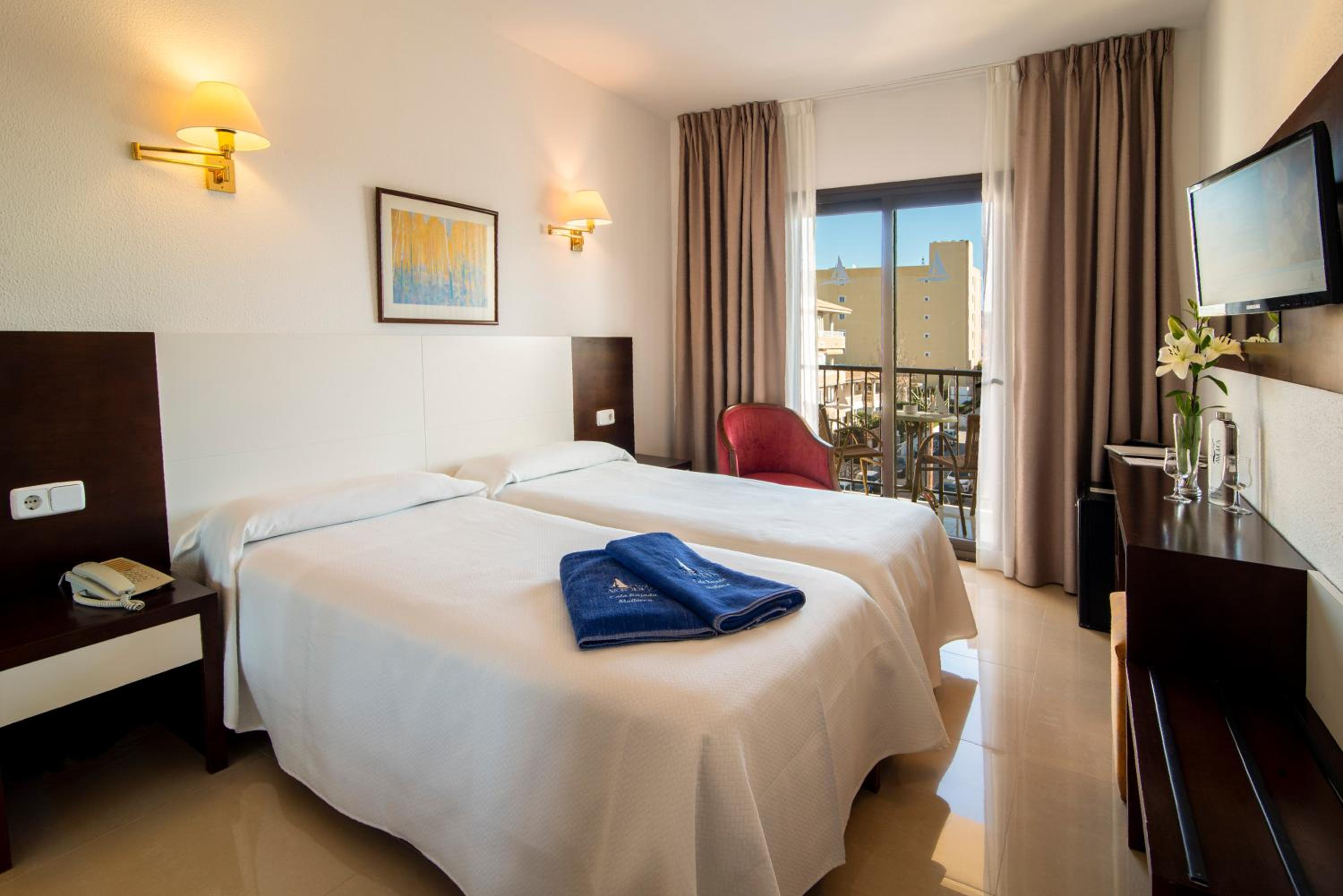Double Room thumbnail 6