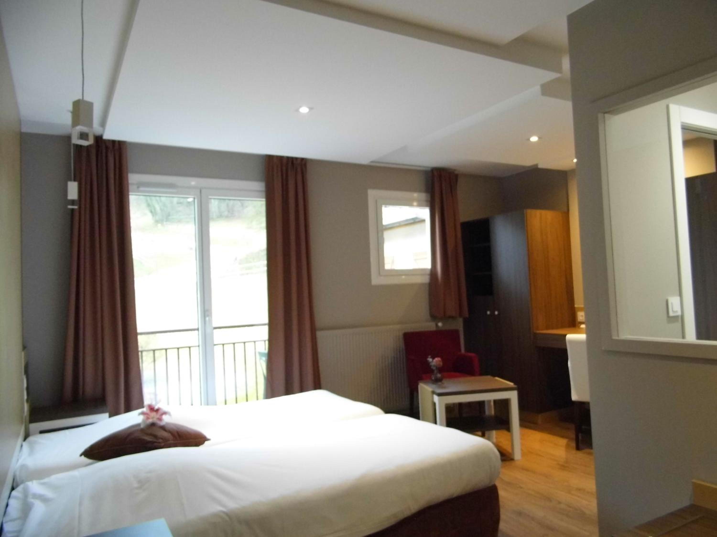 Superior Double or Twin Room - Photo 9