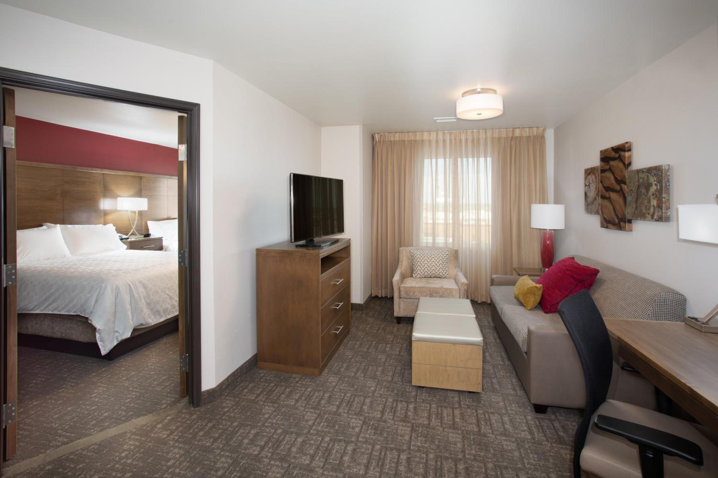 Queen Suite - Hearing Accessible photo 1