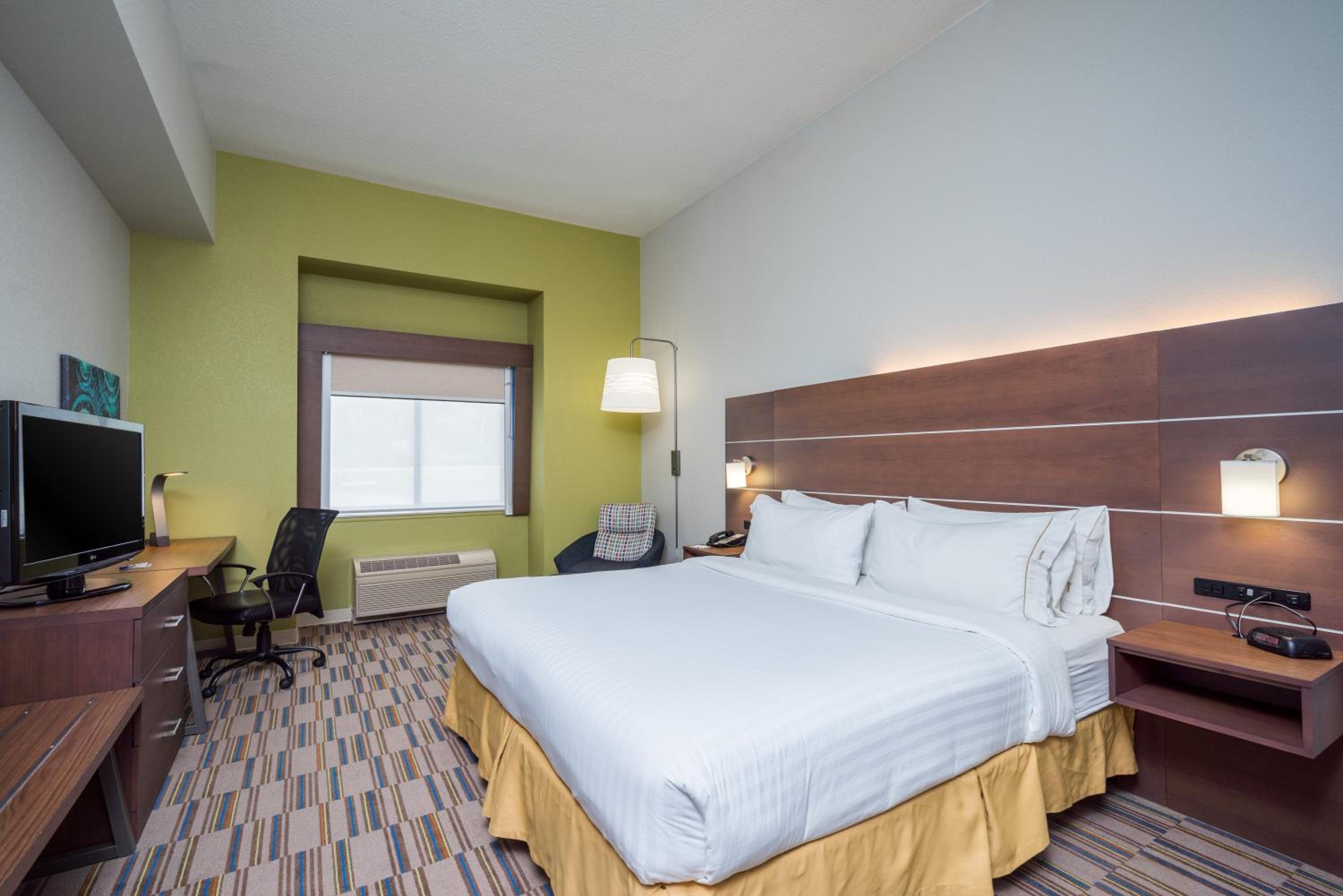 Standard King Room - Photo 2