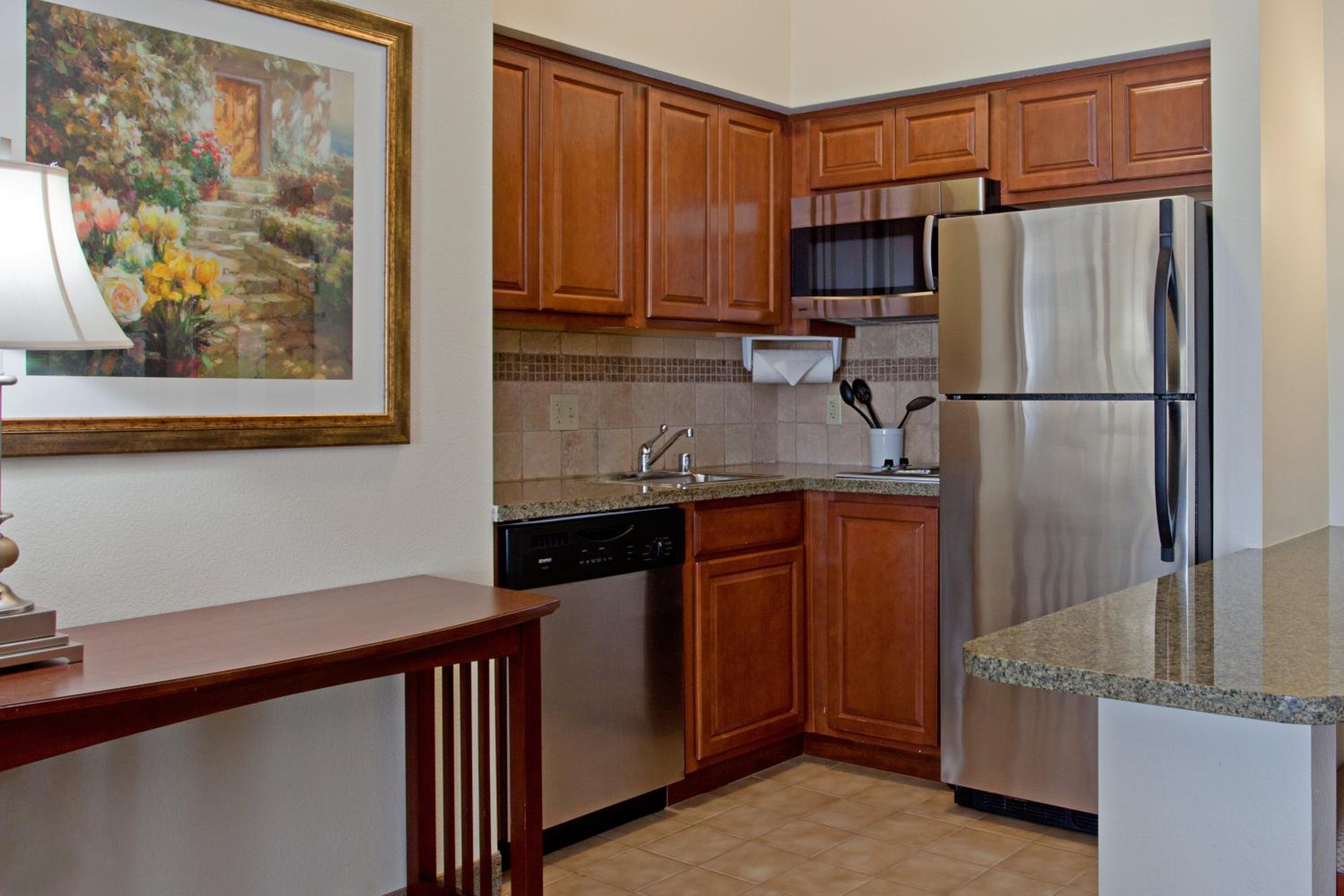 One-Bedroom King Suite - Photo 3