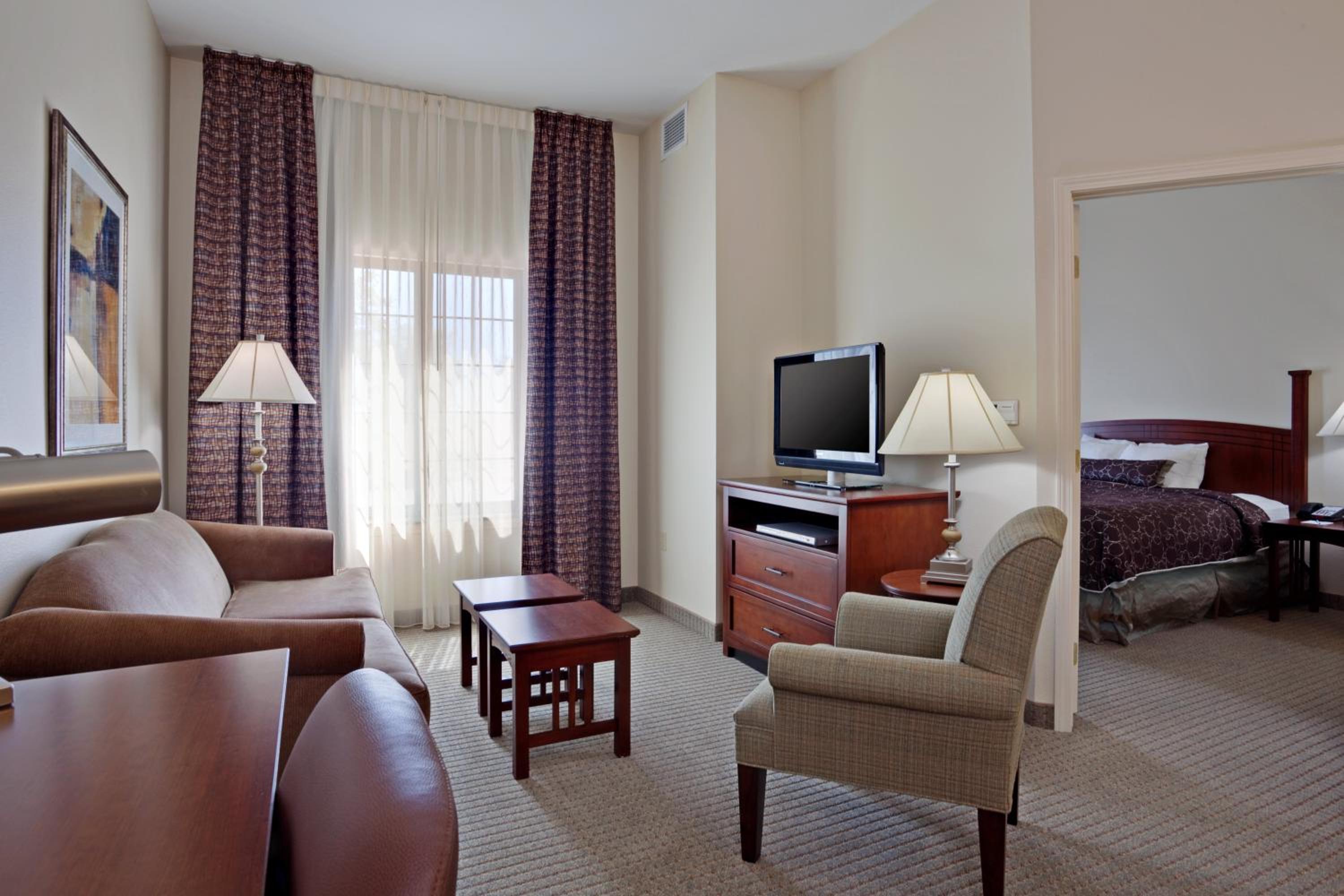 One-Bedroom King Suite - Photo 2