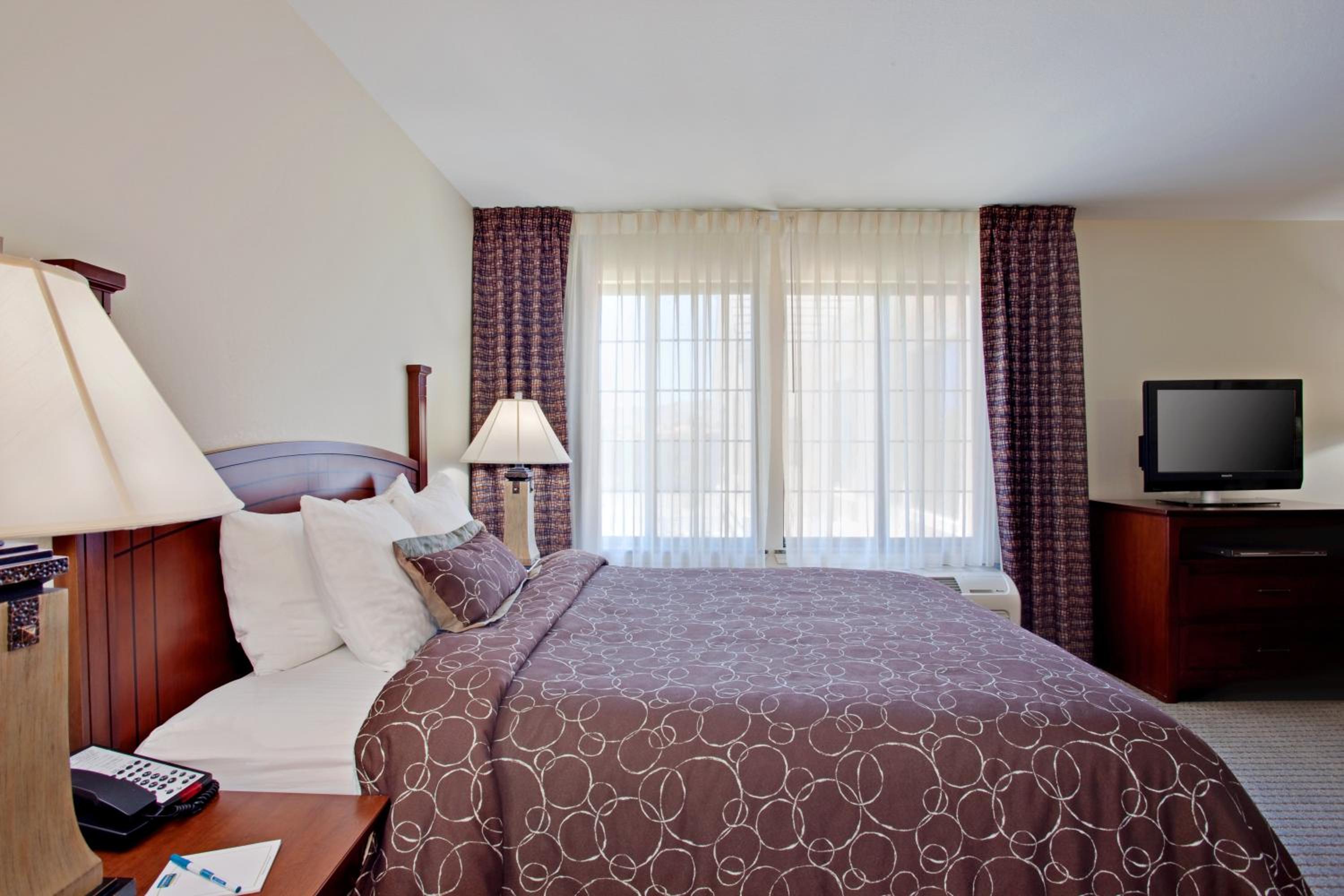 Studio Suite - Photo 1