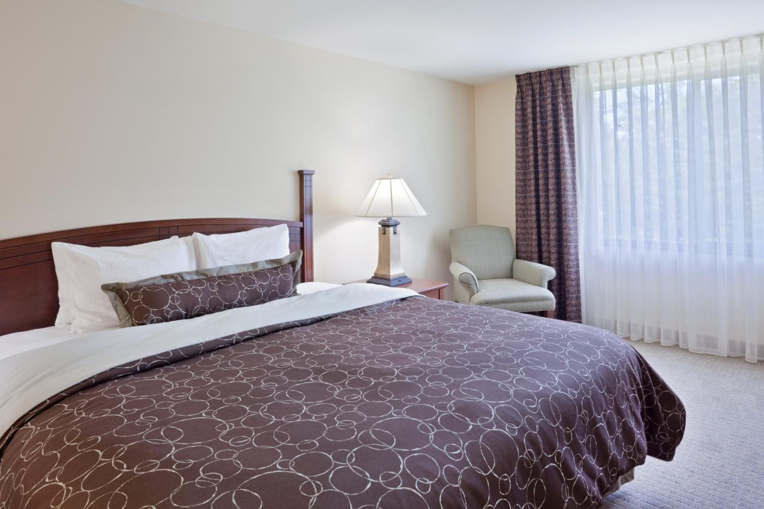 Two-Bedroom Suite - Photo 2