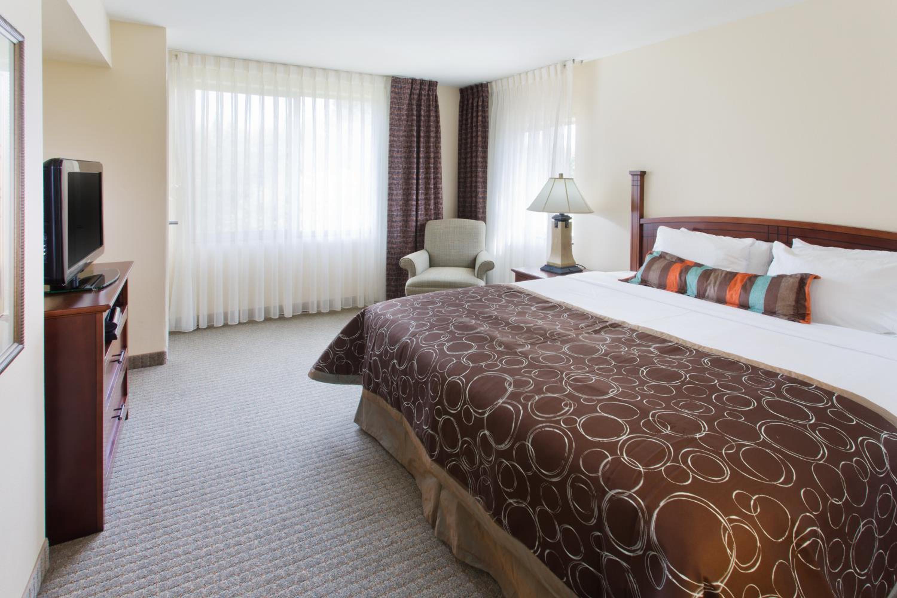 One-Bedroom King Suite with Sofa Bed - Photo 1
