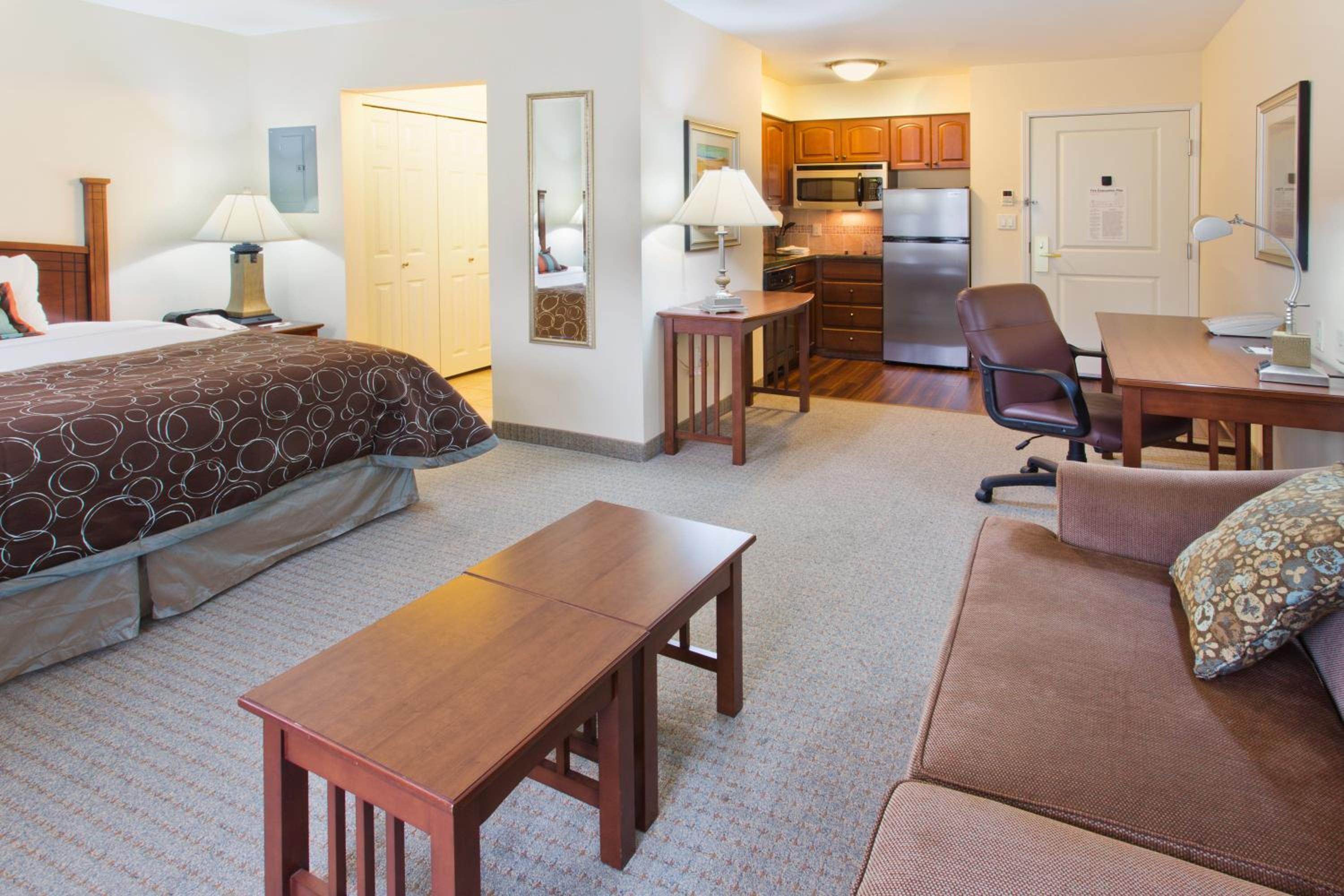 King Studio Suite with Sofa Bed - Photo 3