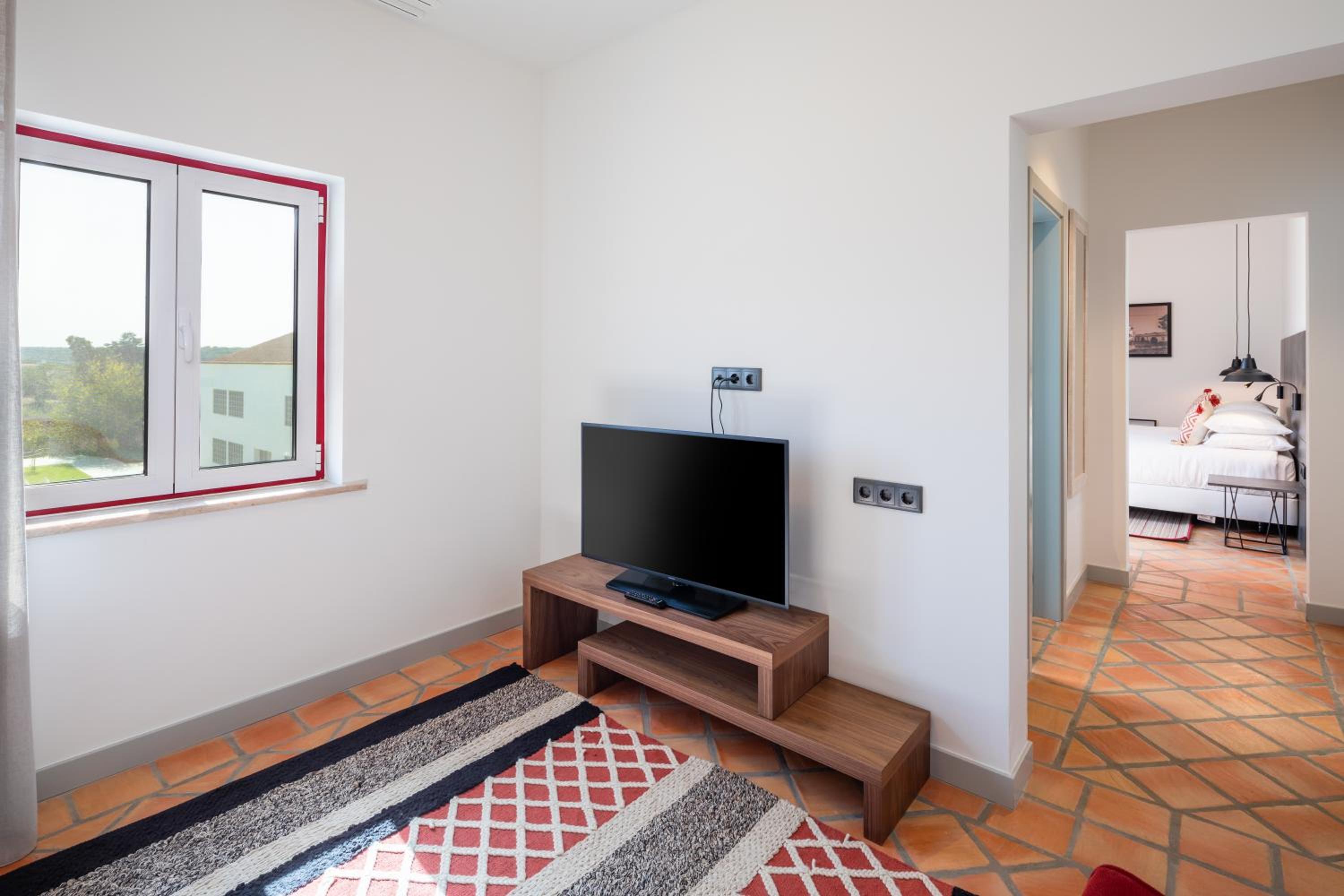 Suite - Photo 3