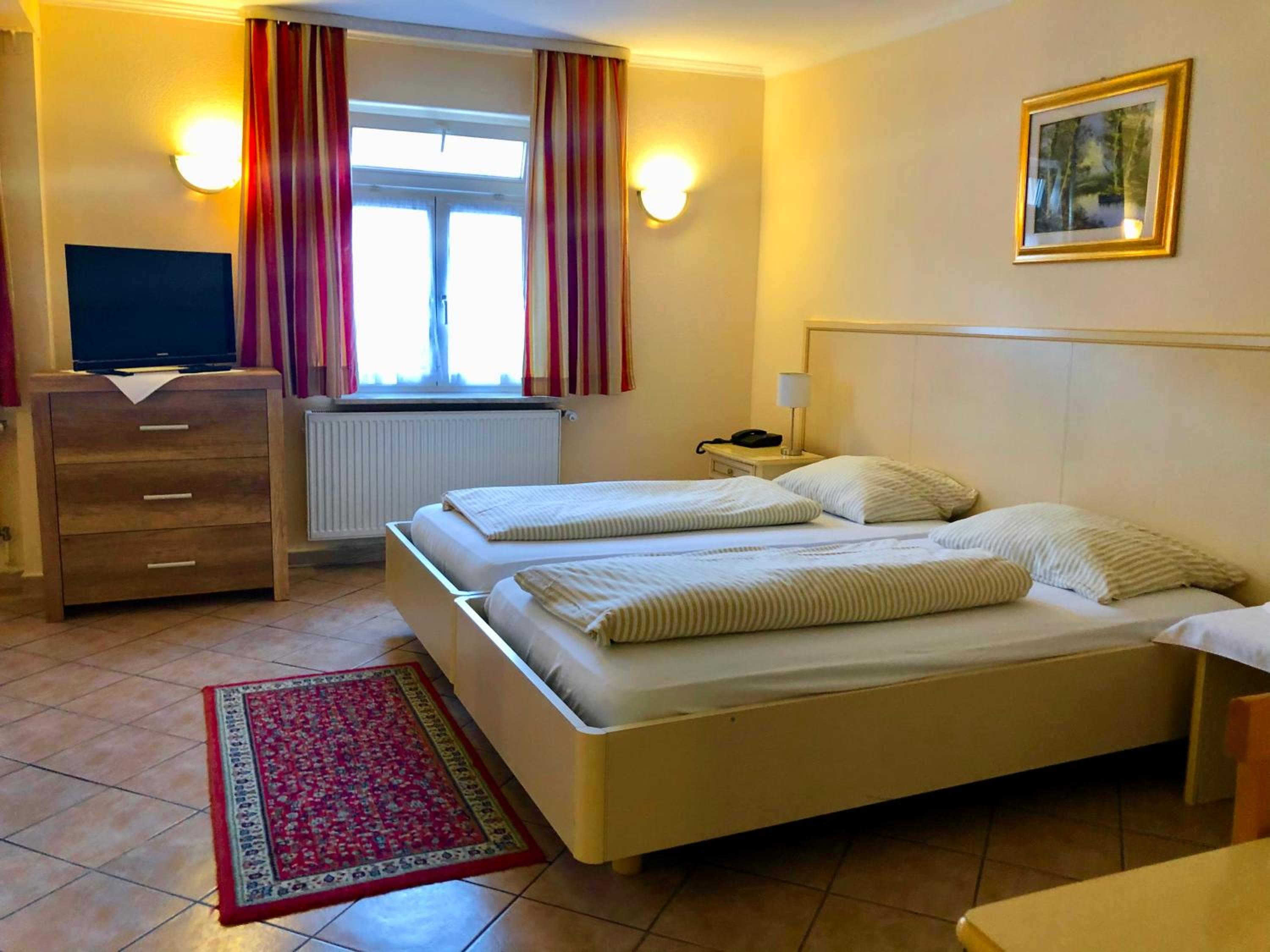 Double Room - Photo 10