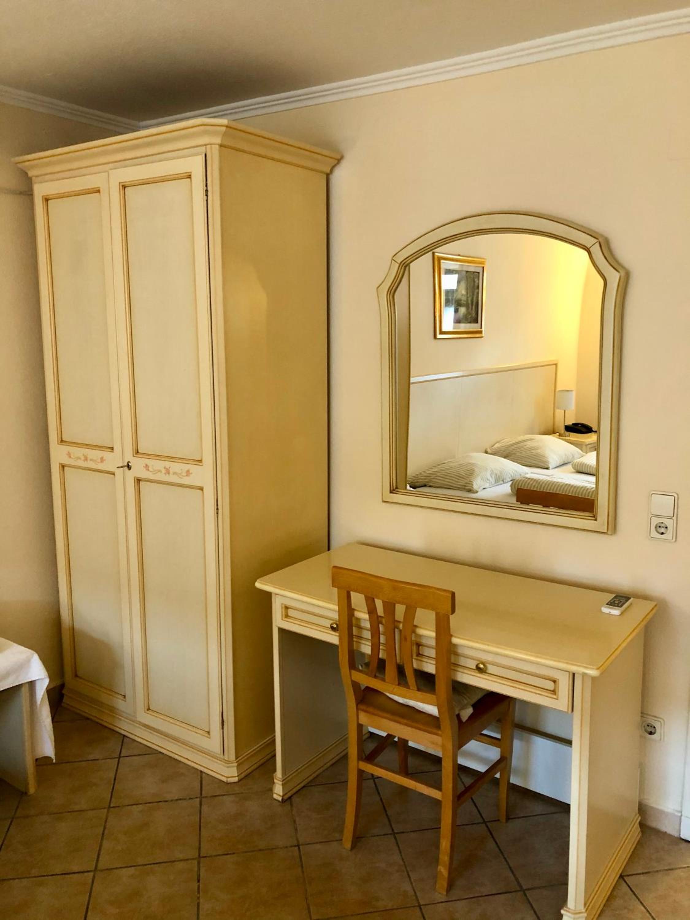 Double Room - Photo 11