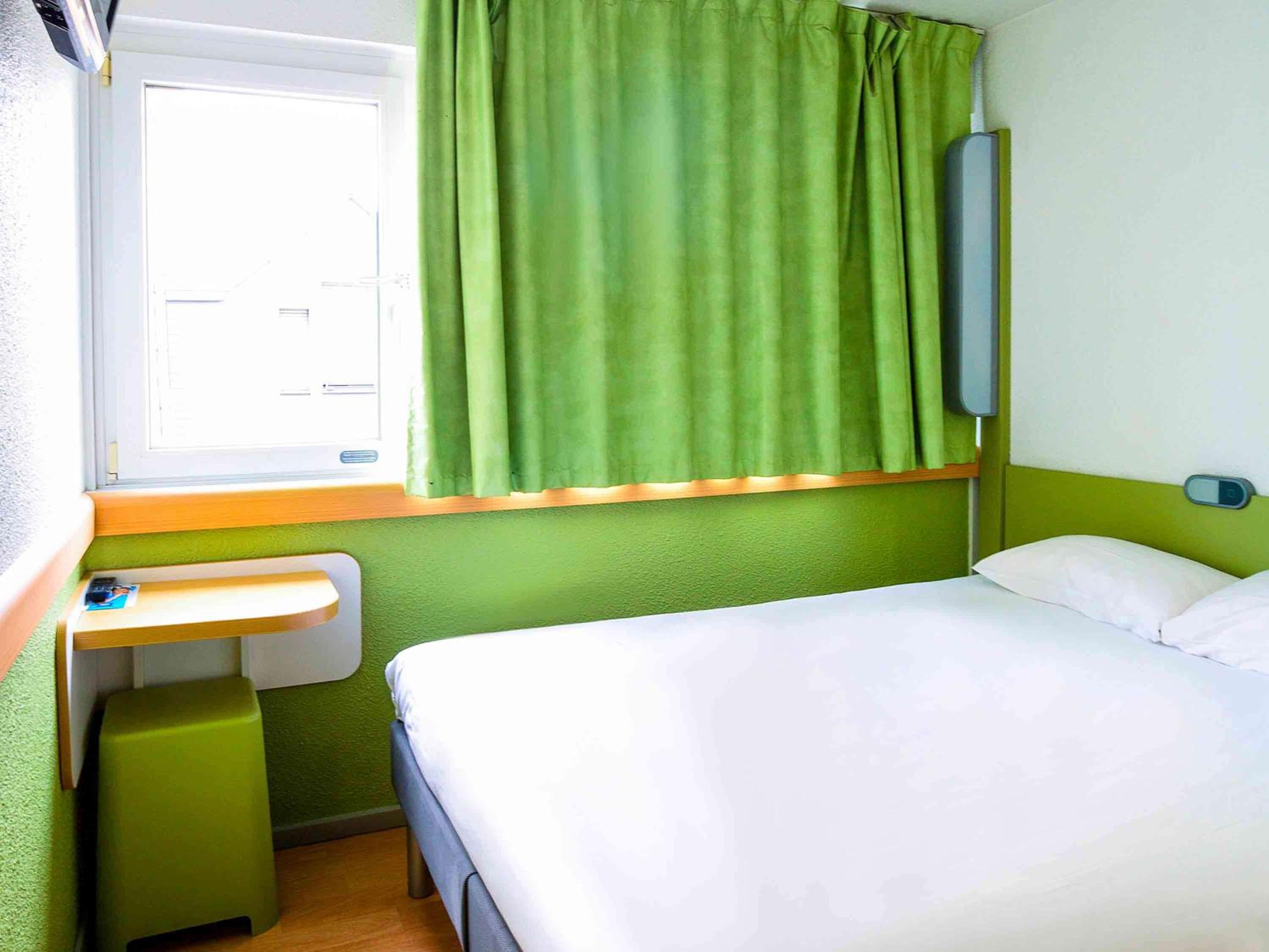 Standard Double Room with One Double Bed and Sofa photo 3
